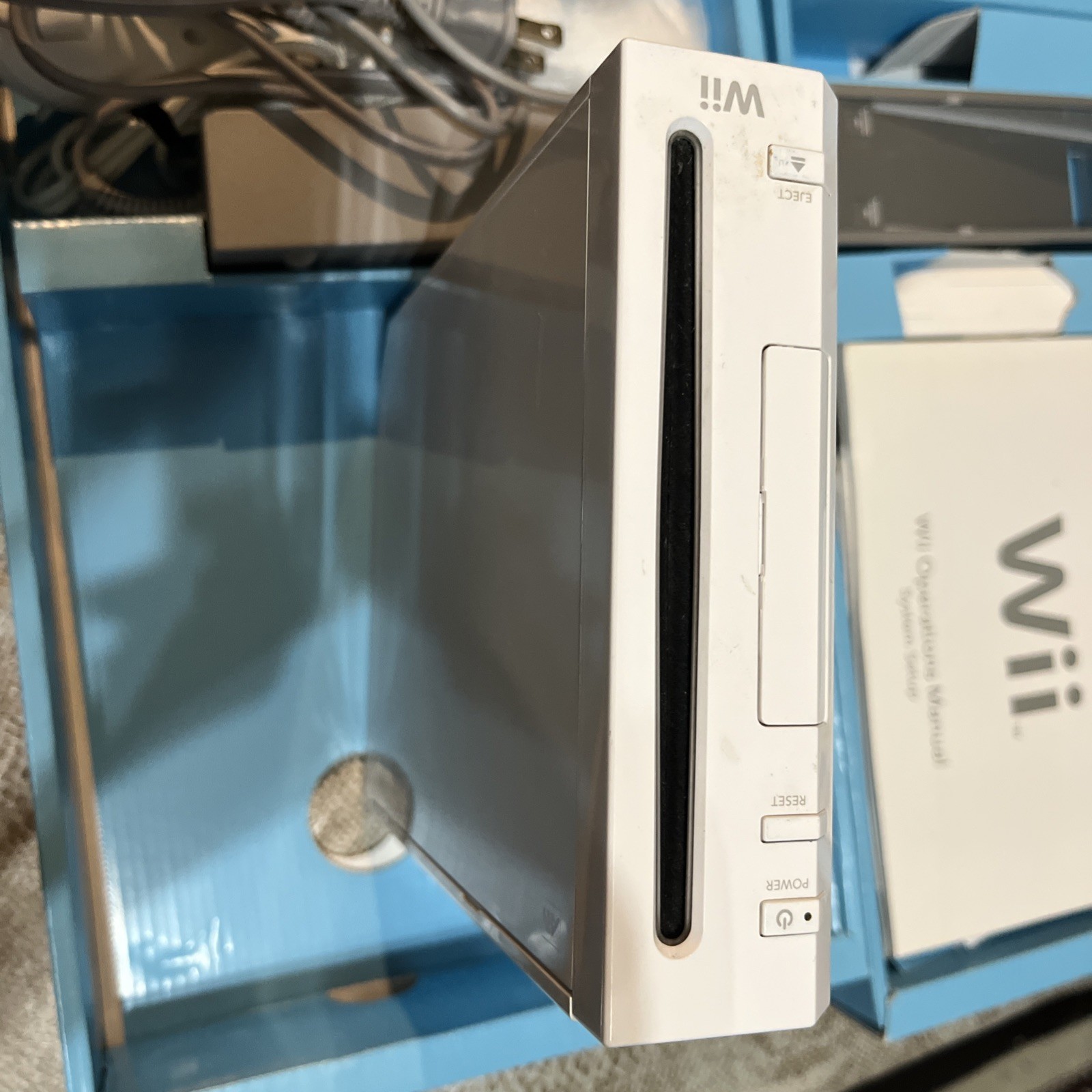 Nintendo Wii Sports Console Bundle White RVL-001 w/ Original Box Trays and Game
