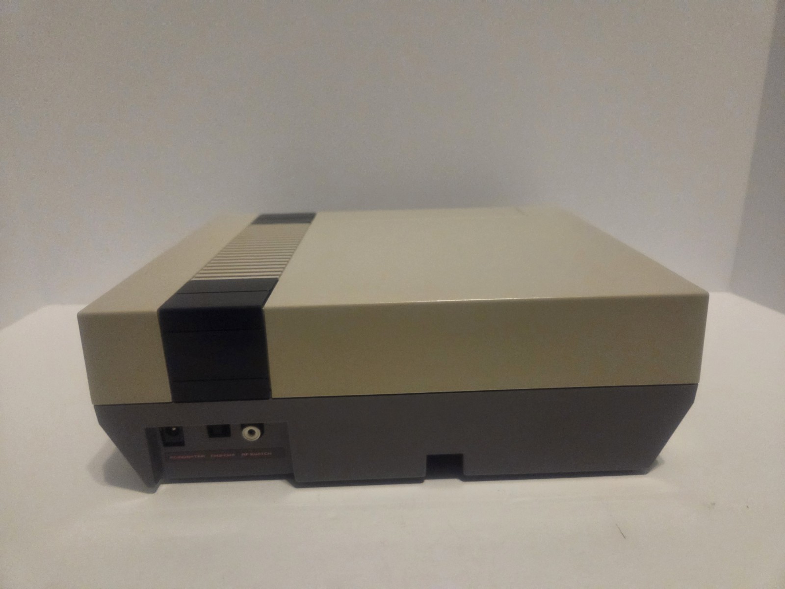 Nintendo Entertainment System Action Set NES-001 NTSC-U/C Console w/ Controller…