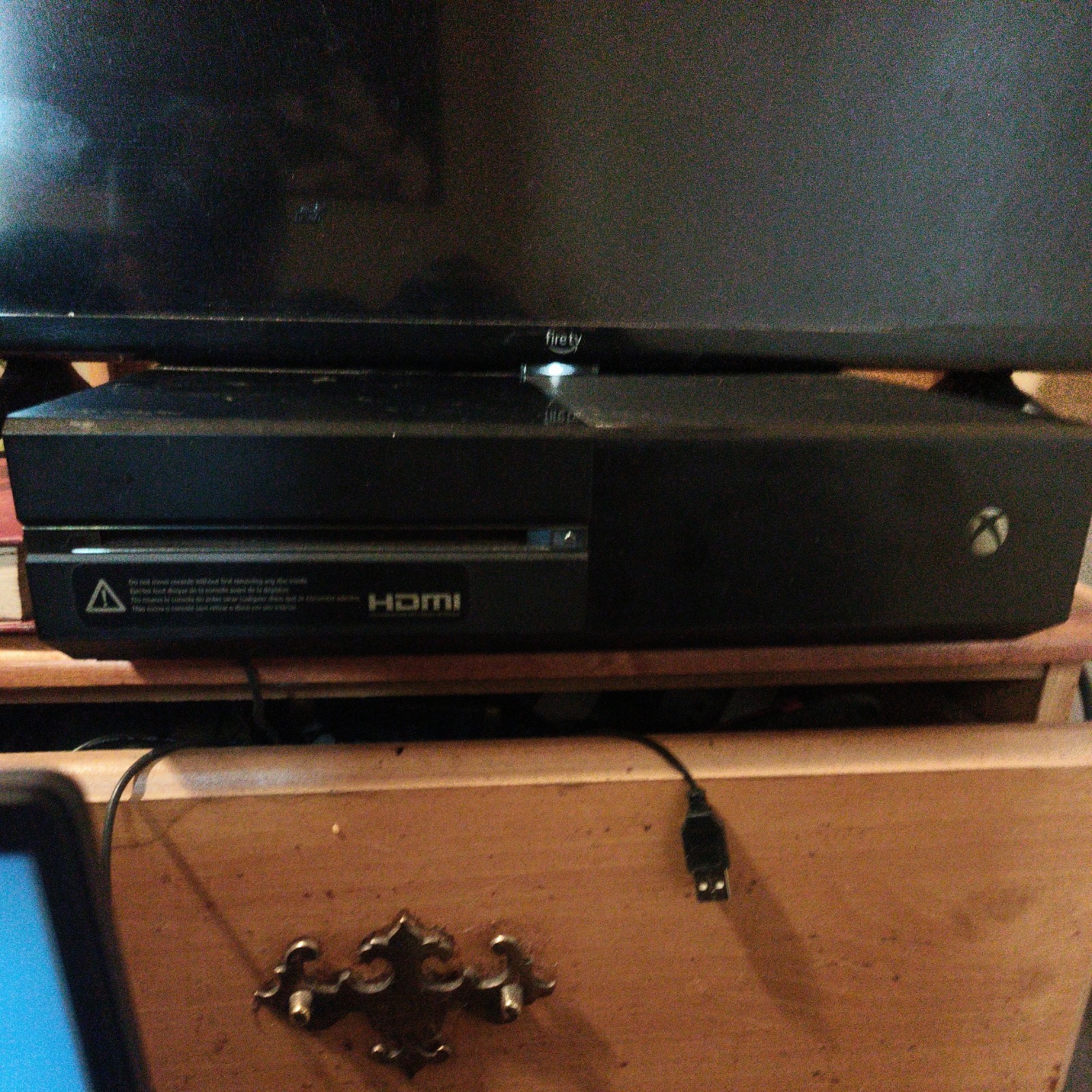 Microsoft Xbox One 500GB Console – comes with controls accessories and a f games