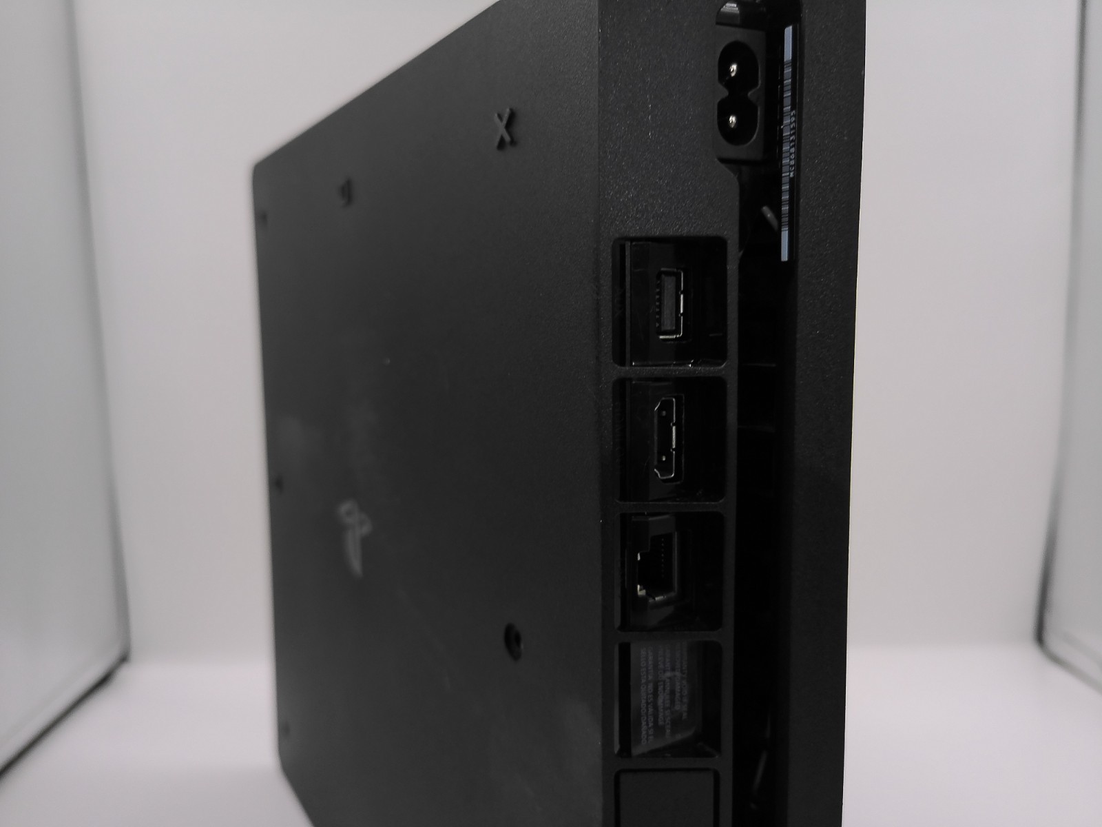 Sony PlayStation 4 Slim 500GB Black 1 controller nacon pro 16 games ;wall mount