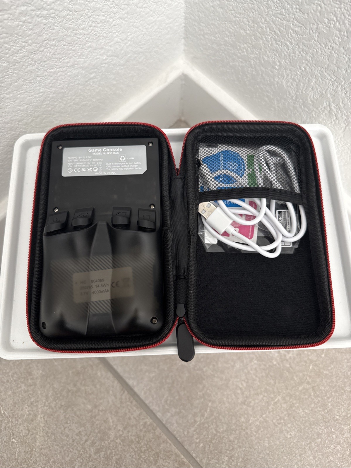 r36 max retro handheld game console