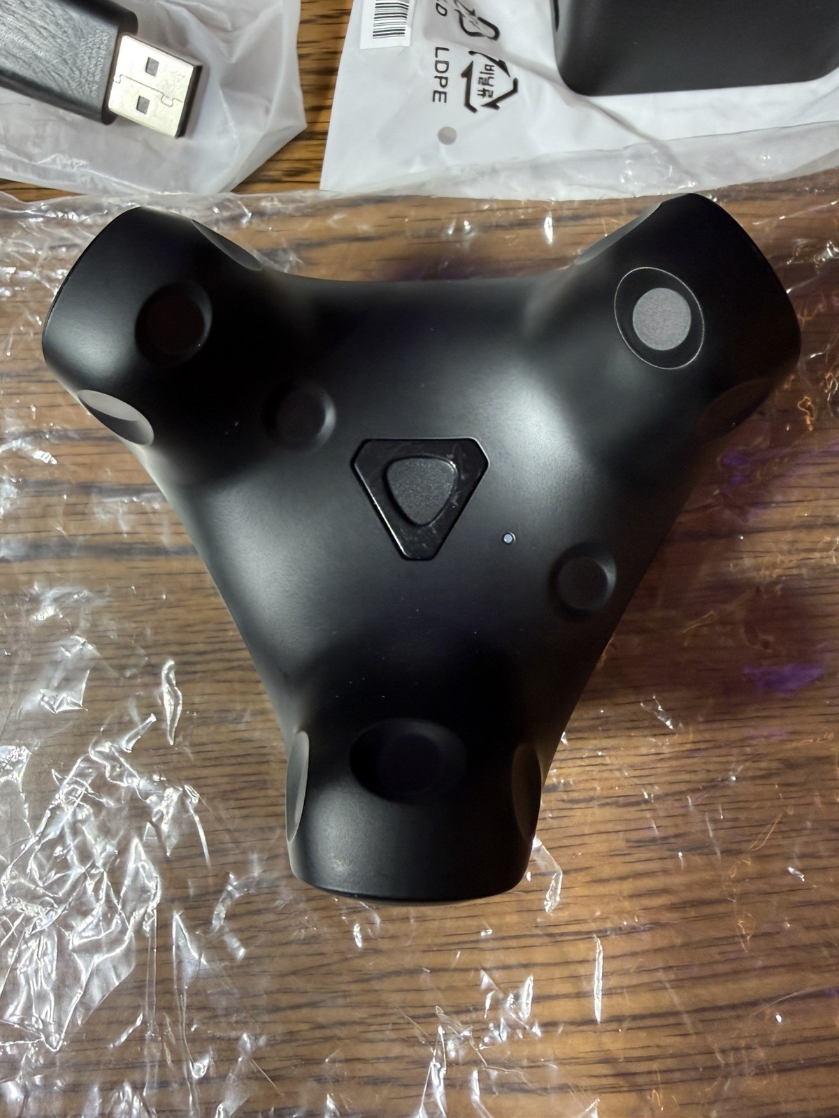 HTC SINGLE VIVE Tracker (3.0) –Open Box Plus New body gear
