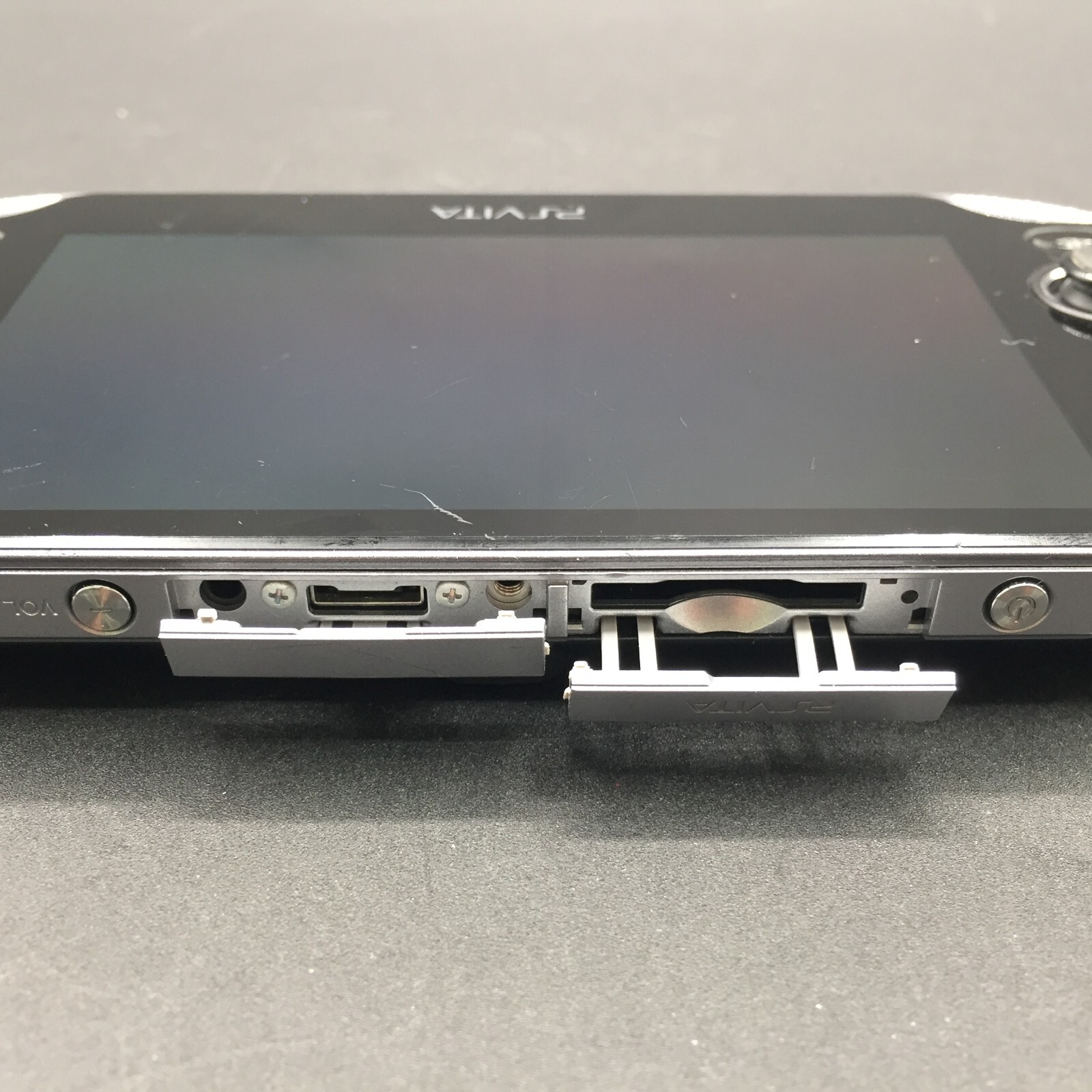 【Very Good】Sony PS Vita PCH-1100 Crystal Black 3G/Wi-Fi Model Console only #Toy0