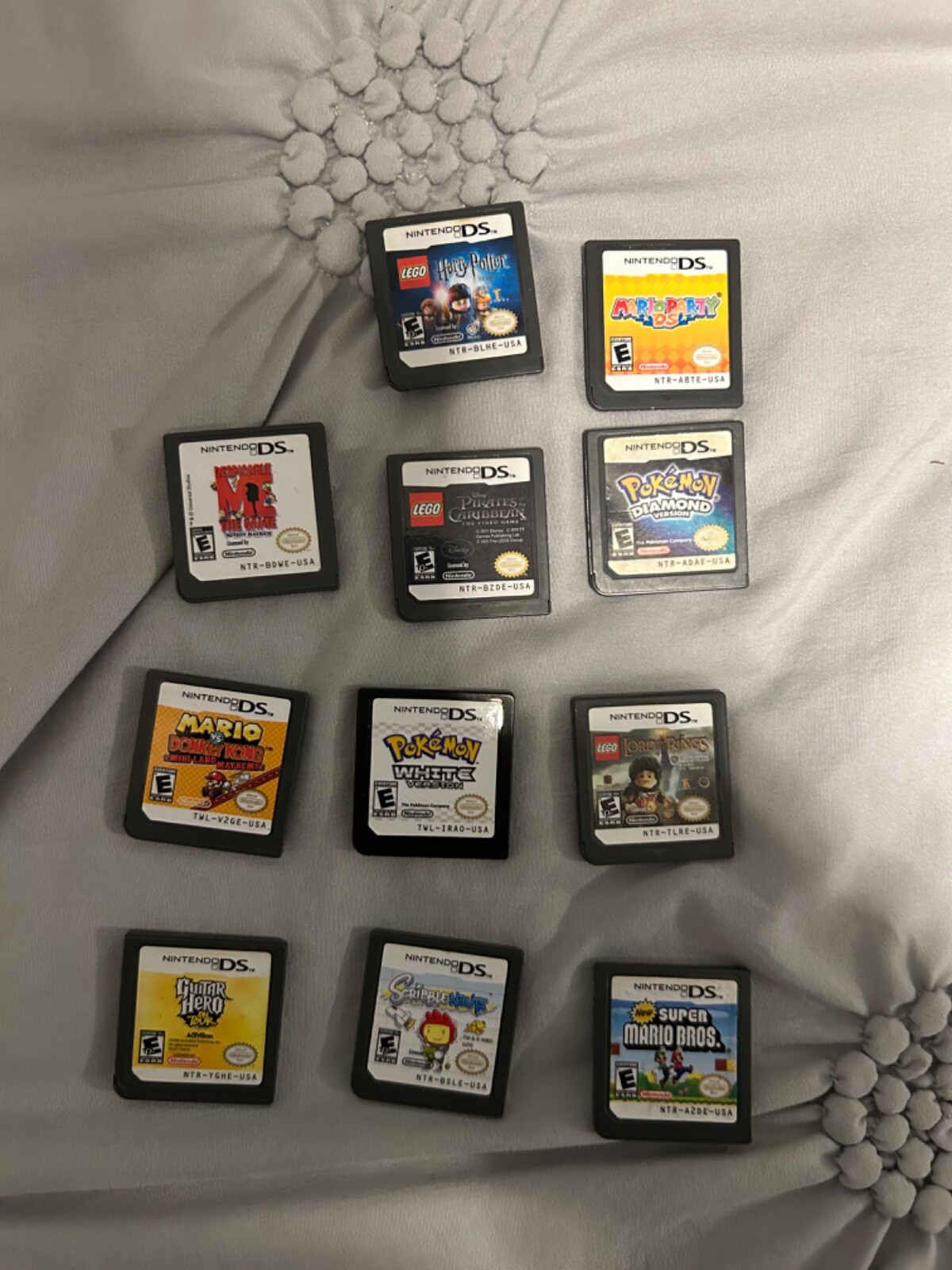 Nintendo 2DS Launch Edition Blue and Black w/ 8 Different Games, Charger, Case