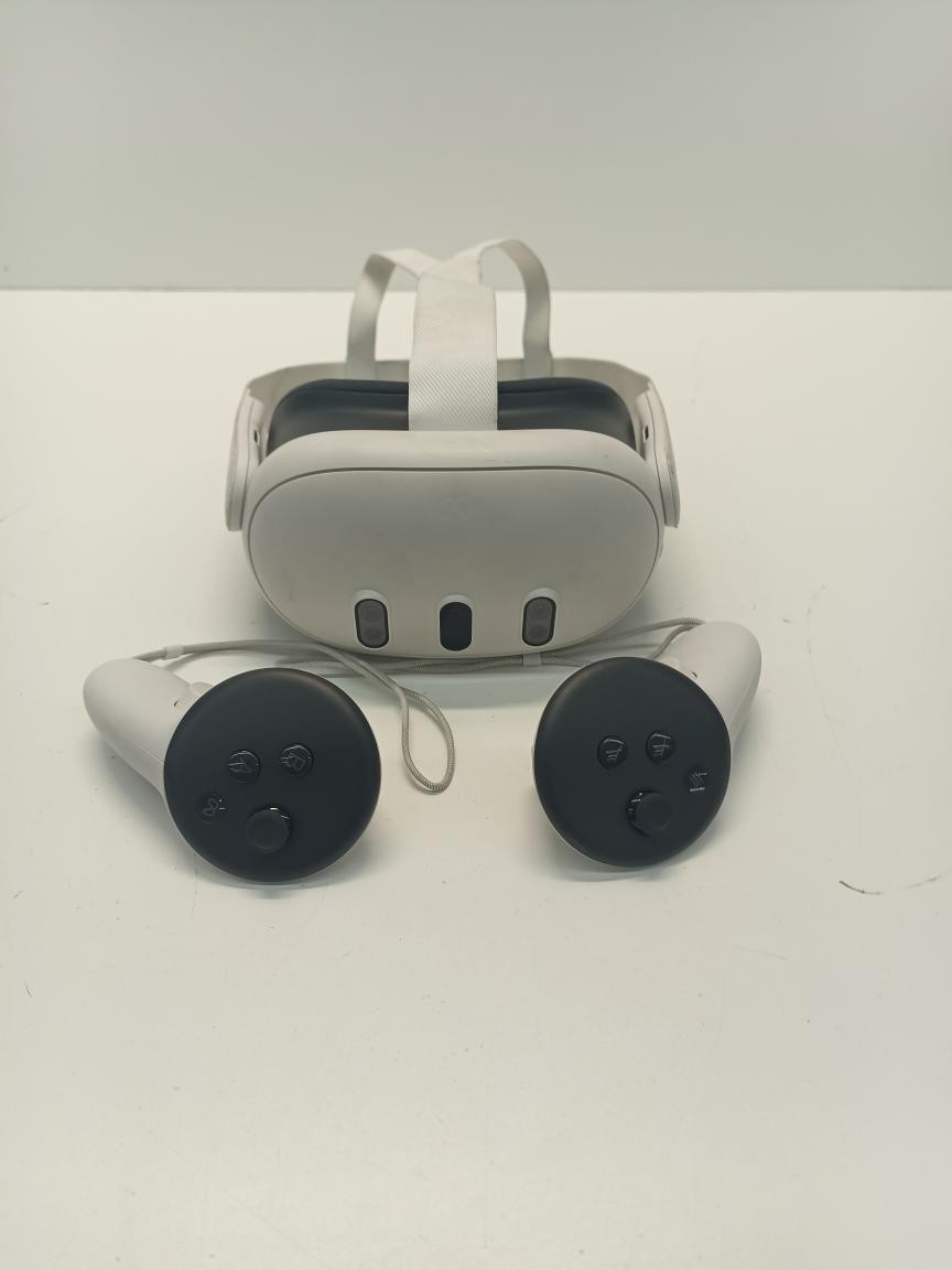 PRE OWNED OCULUS META QUEST 3 (P23016606)