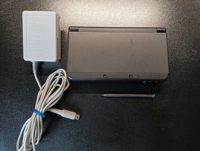 Nintendo New 3DS Black With AC adapter, Touch Pen Used Tested Nintendo New 3DS