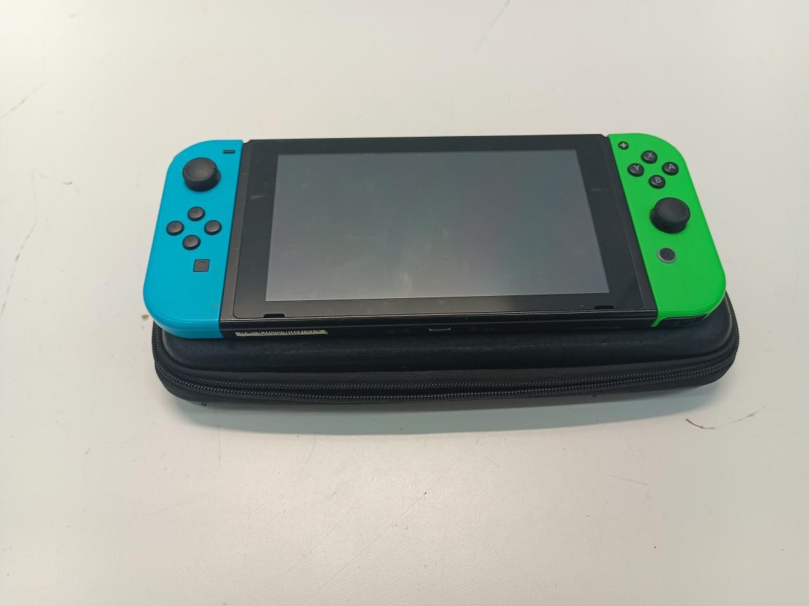 PRE OWNED NINTENDO SWITCH HANDHELD – HAC-001 SYSTEM ONLY/ (P23016911)