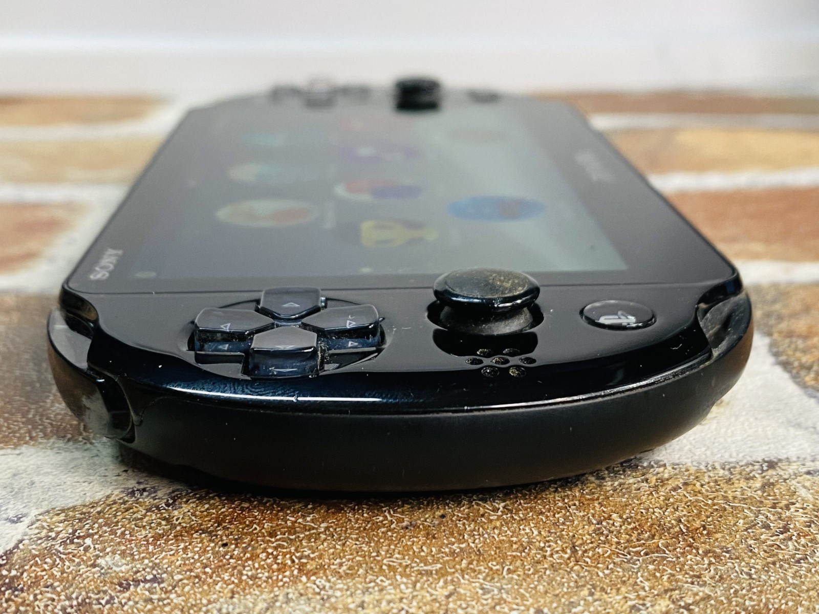 PS Vita PCH 2000 Black SONY PlayStation Japan 16GB Charger MobileCase 1Game No2D