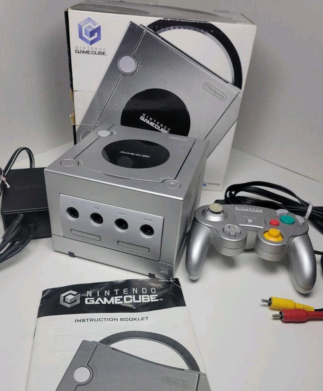 Platinum Nintendo GameCube Limited Edition Console System With Cords box booklet