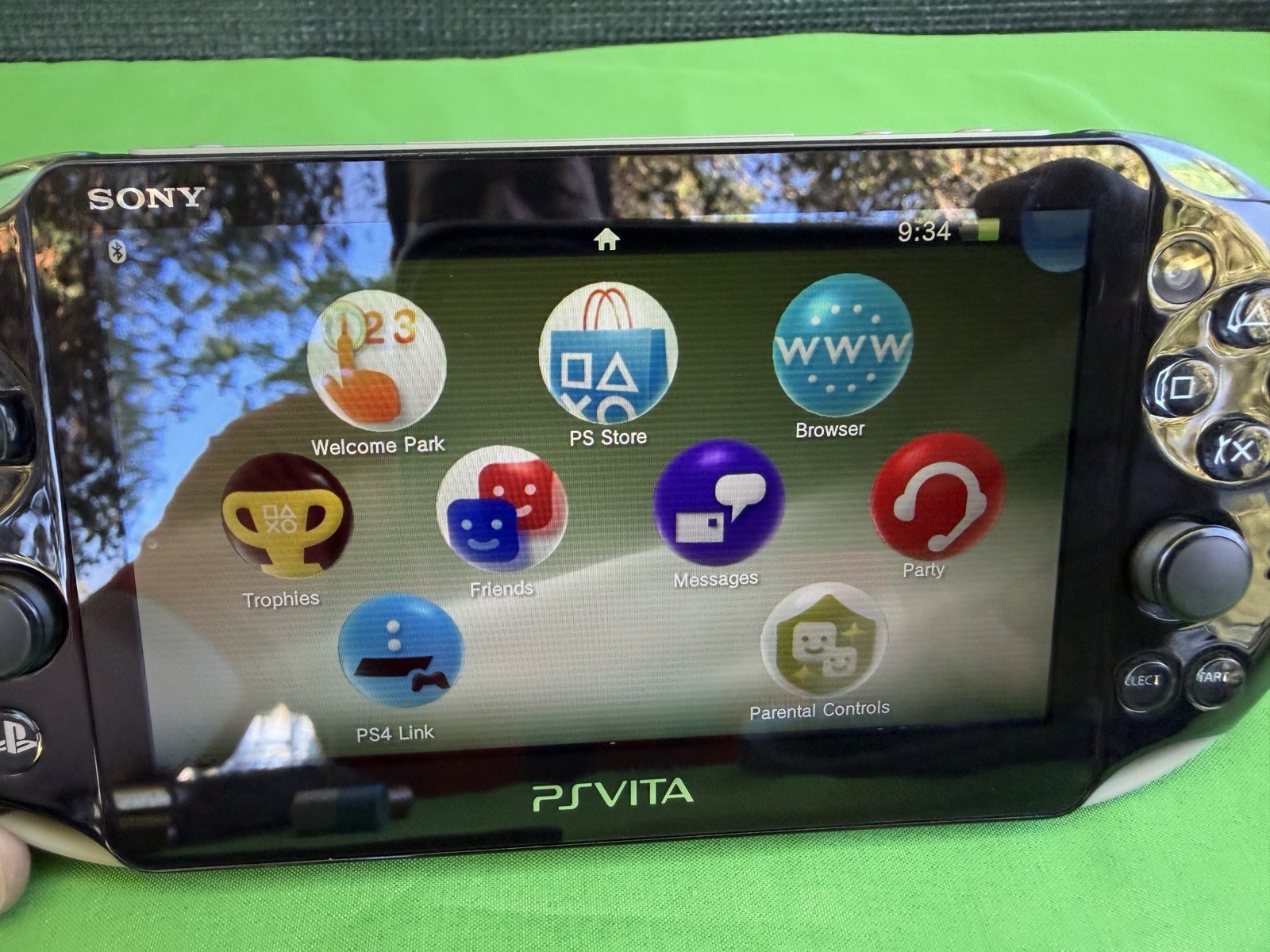 Sony PlayStation Vita PCH-2000 Slim Khaki / Black Edition – Excellent Condition