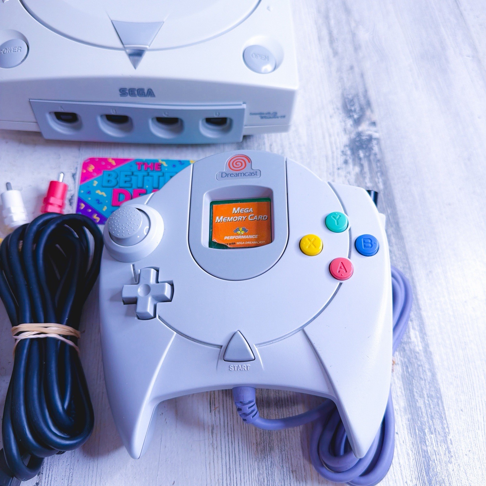 Sega Dreamcast Console Console Gaming System White HKT-3020 Bundle