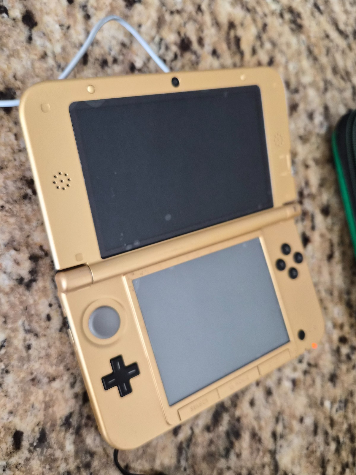 Nintendo 3DS XL Zelda A Link Between Worlds Limited Edition w/Case + Charger OEM