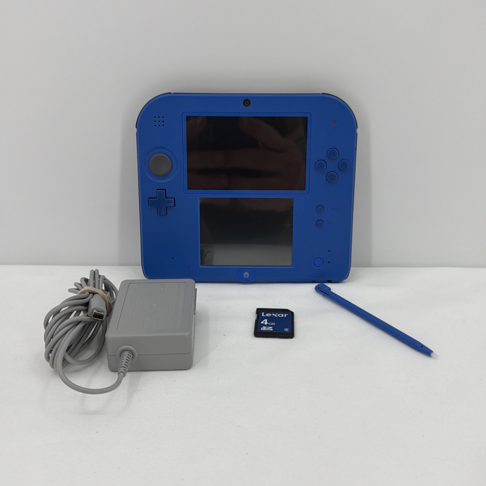 Nintendo 2DS Electric Blue Handheld Console FTR-001 Bundle 4GB SD Card & Stylus