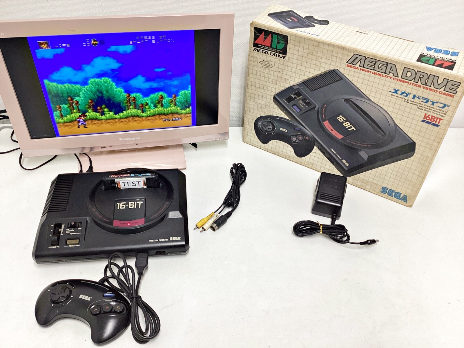 Sega Mega Drive Console 185 Boxed Japan DHL 1 week to USA