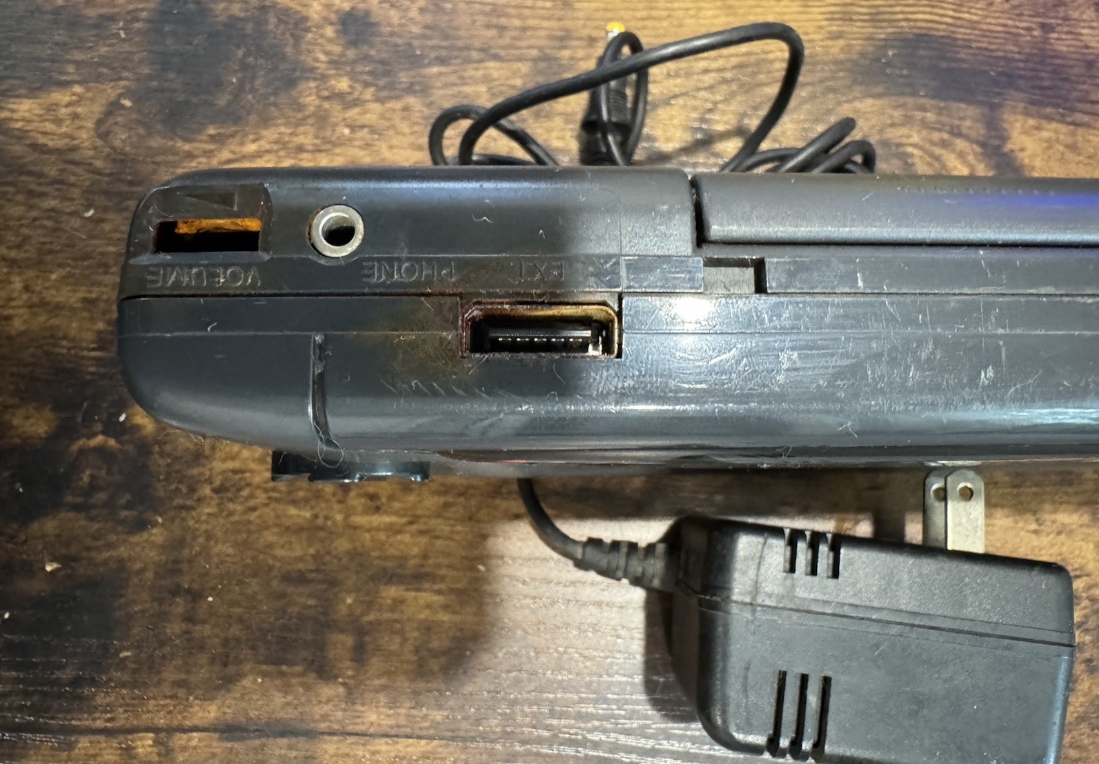 Sega Game Gear Handheld Console Parts Repair Powers On No Volume button AS IS