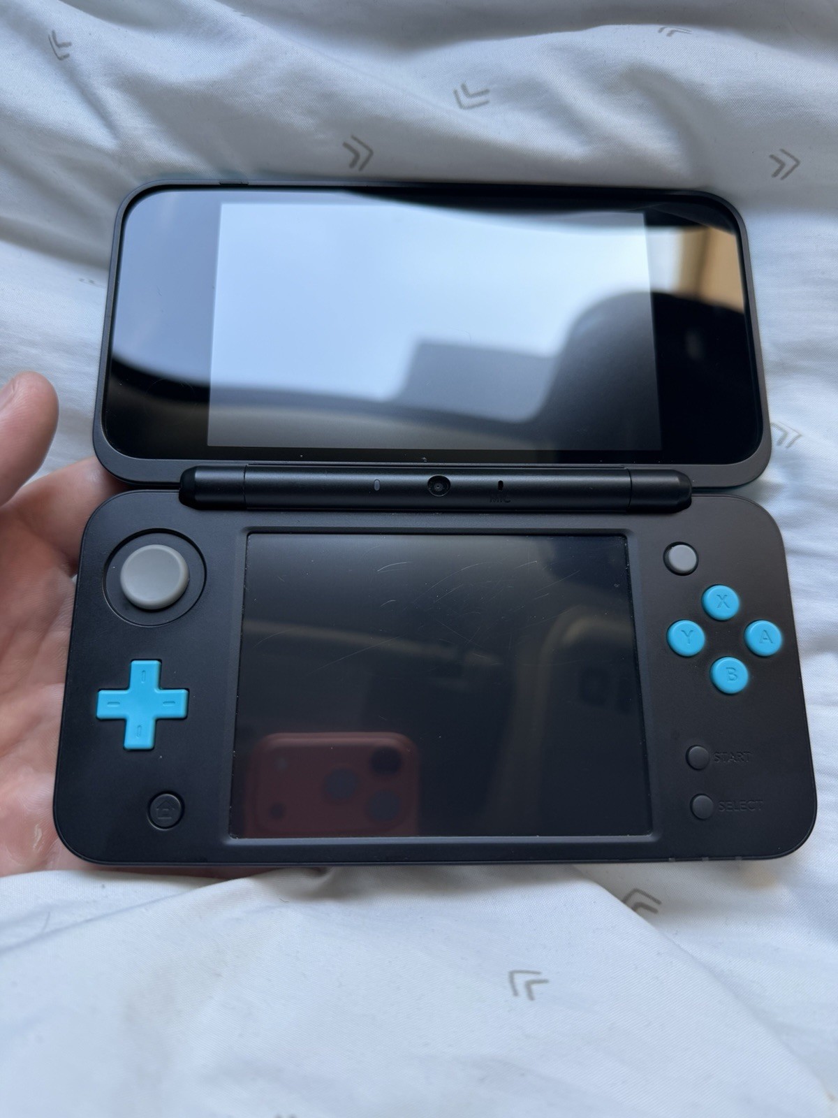 Nintendo New 2DS XL Turquoise Black Console For Parts & Repair DOESNT WORK! READ