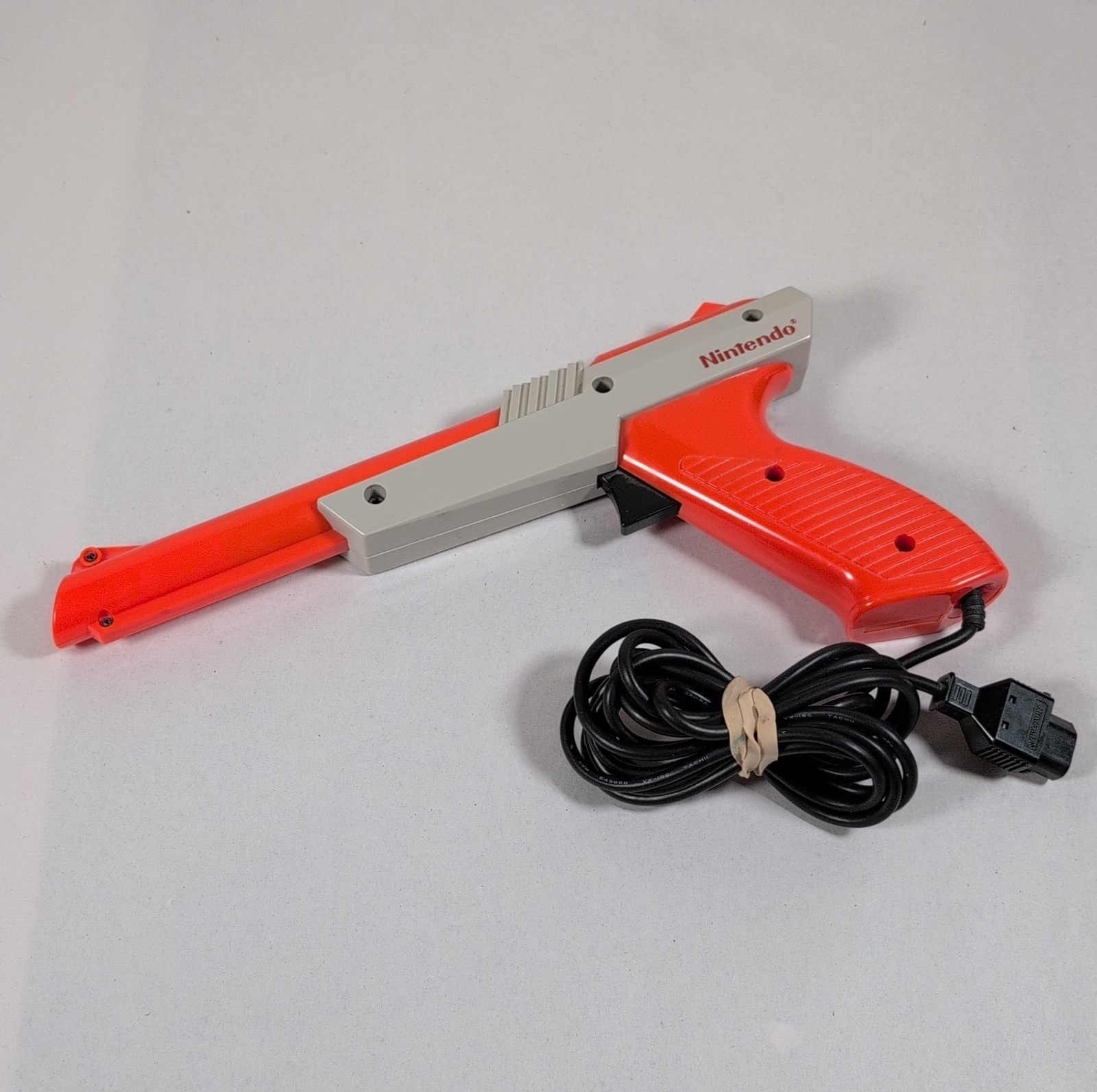 Nintendo NES-001 Console W/ Mario Duck Hunt Controller Light Gun Tested Working