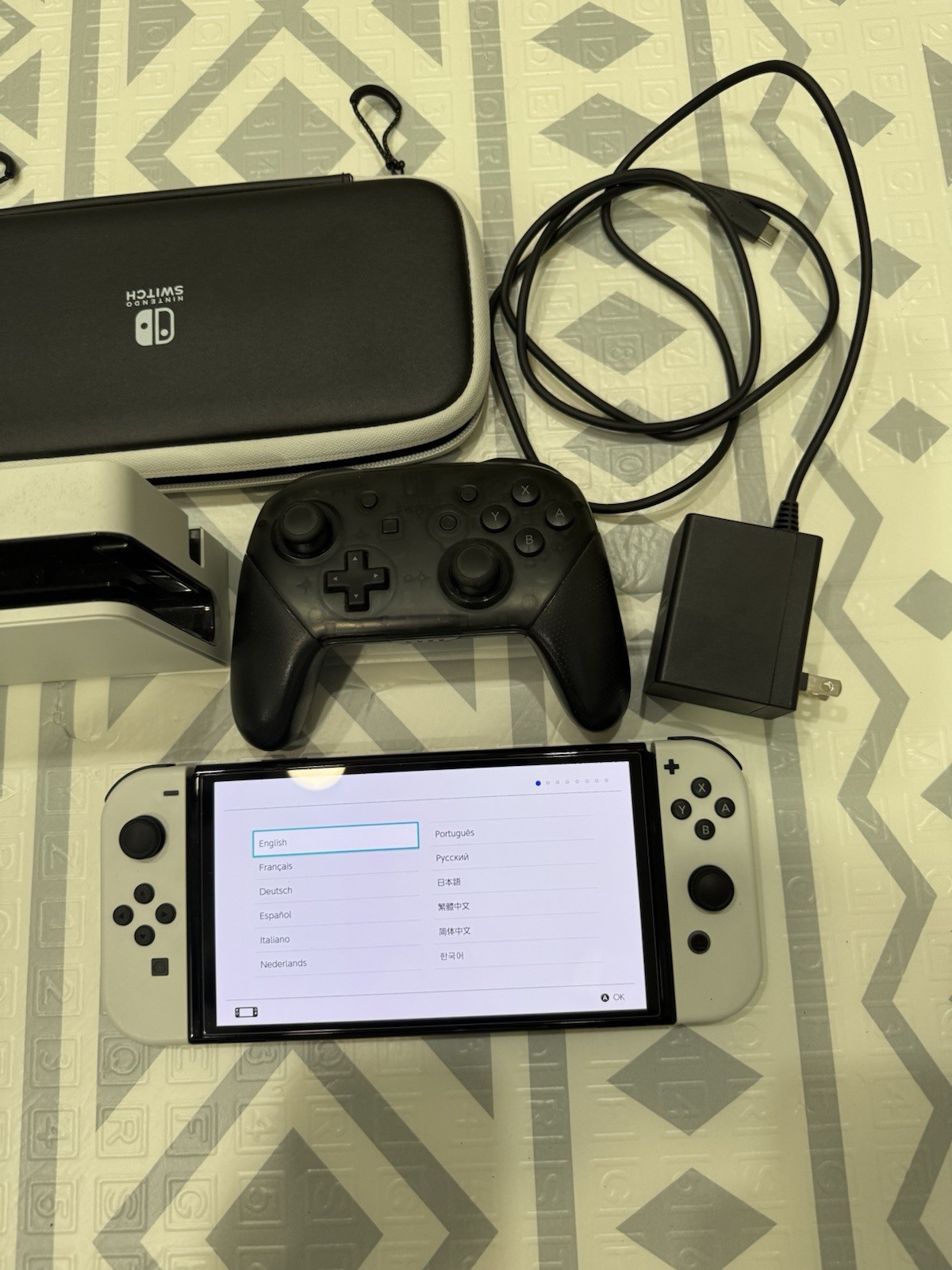 Nintendo Switch OLED – White
