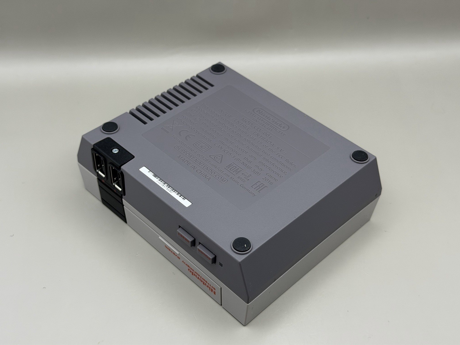 Nintendo NES Classic Mini w/2 Controllers & Travel Case – Tested