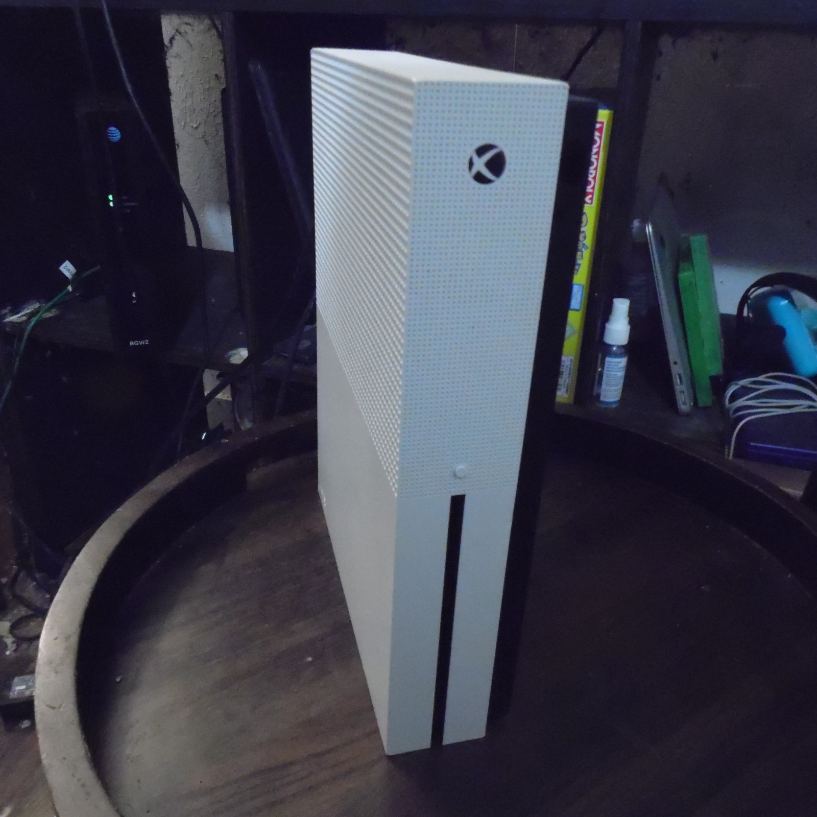 Microsoft Xbox One S 1TB Console – White tested and up dayted ‘ works good!