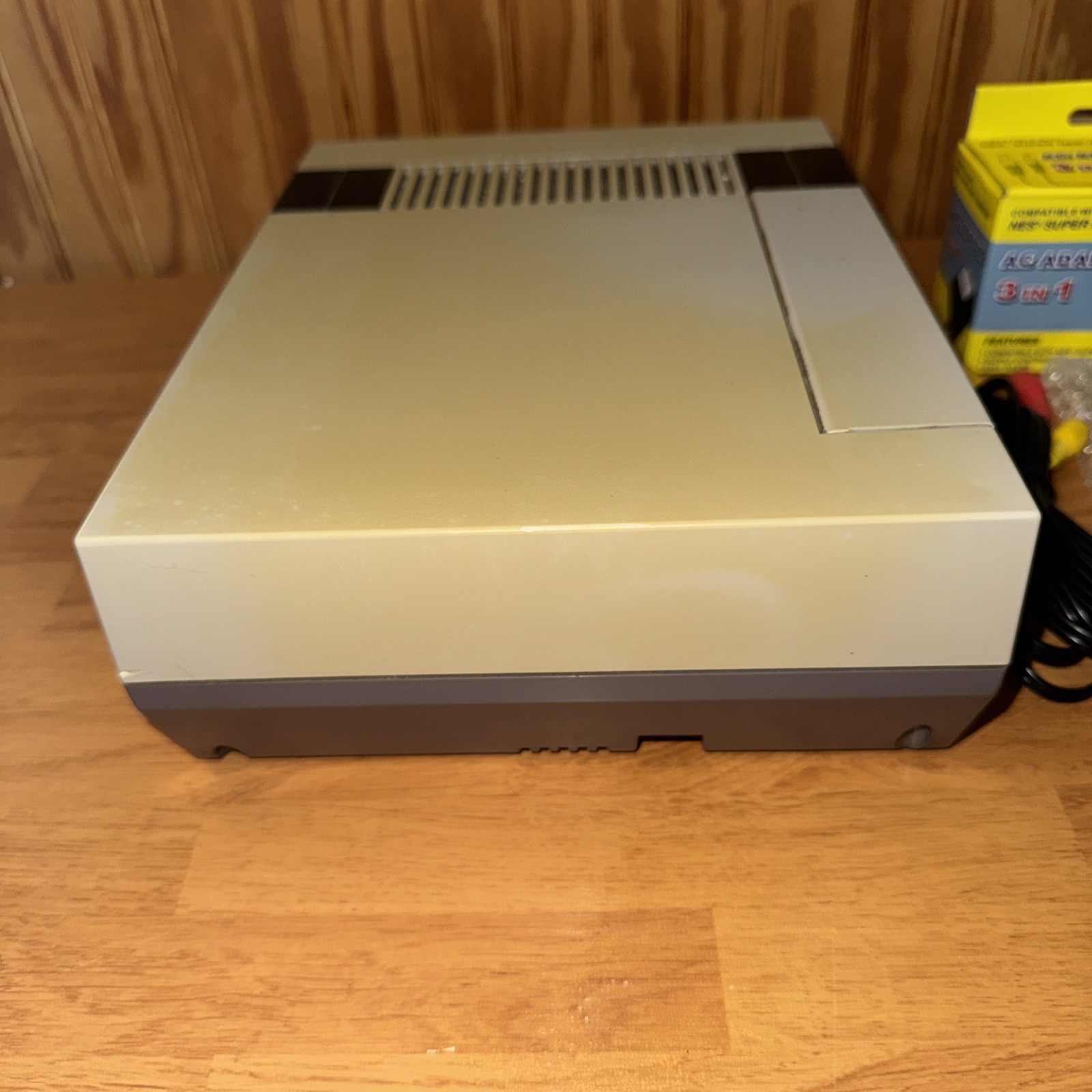 Nintendo NES-001 1985 Console 2 Controllers Power,co-axles cords Tested Working