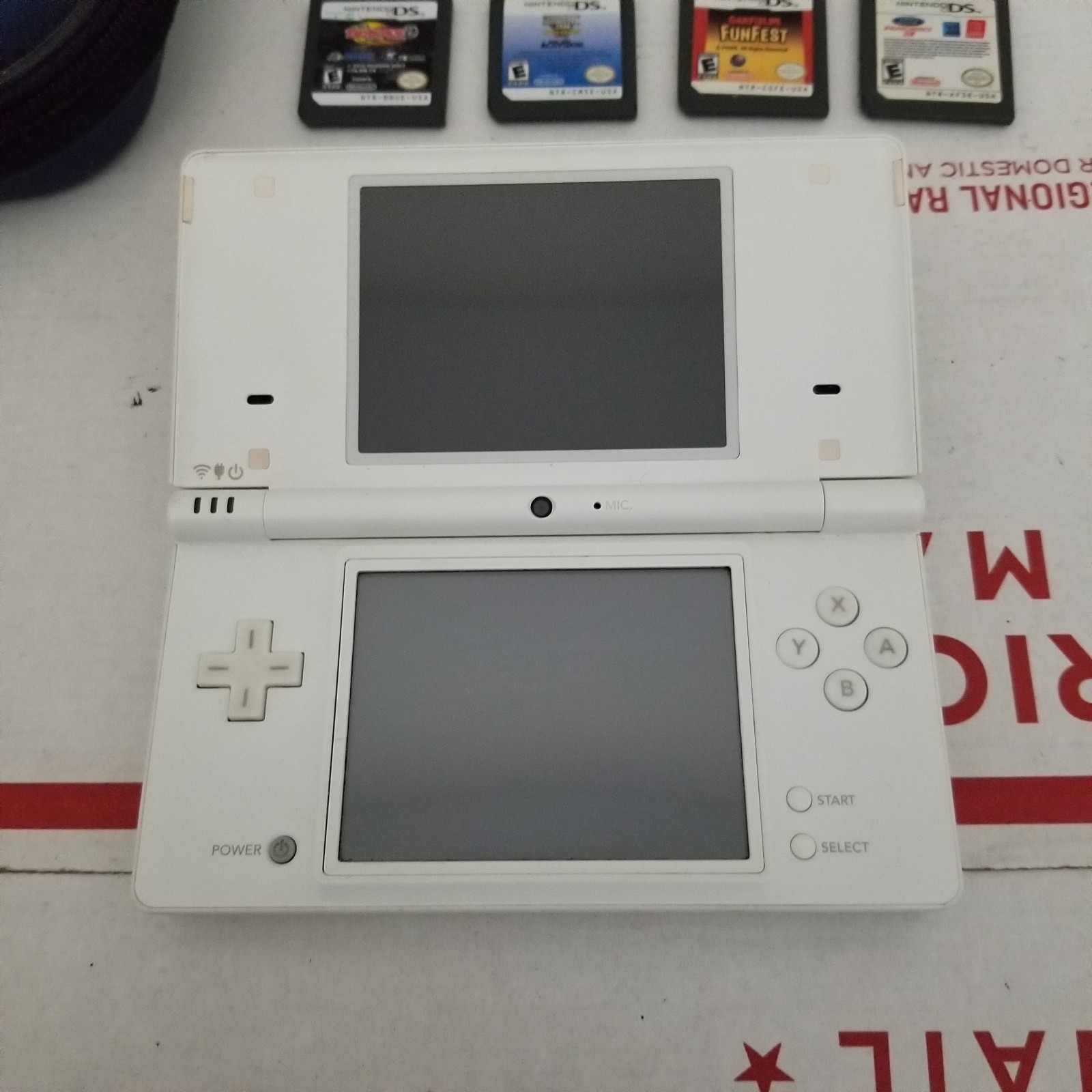 Nintendo DSi Console White Bundle with 8 Games Charger Case Tested Working Kids