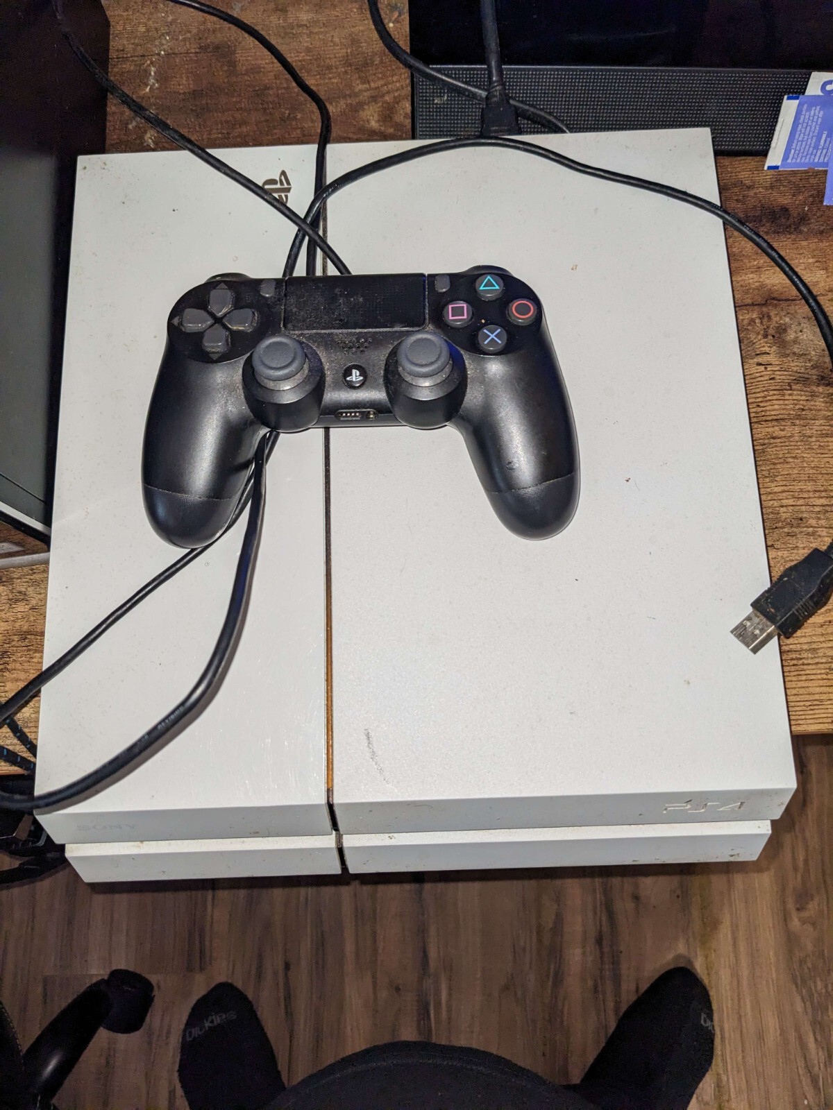 PS4 500GB White with black controller and 3 games(RE7, DoA Ex 3, & KH1.5&2.5 HD)