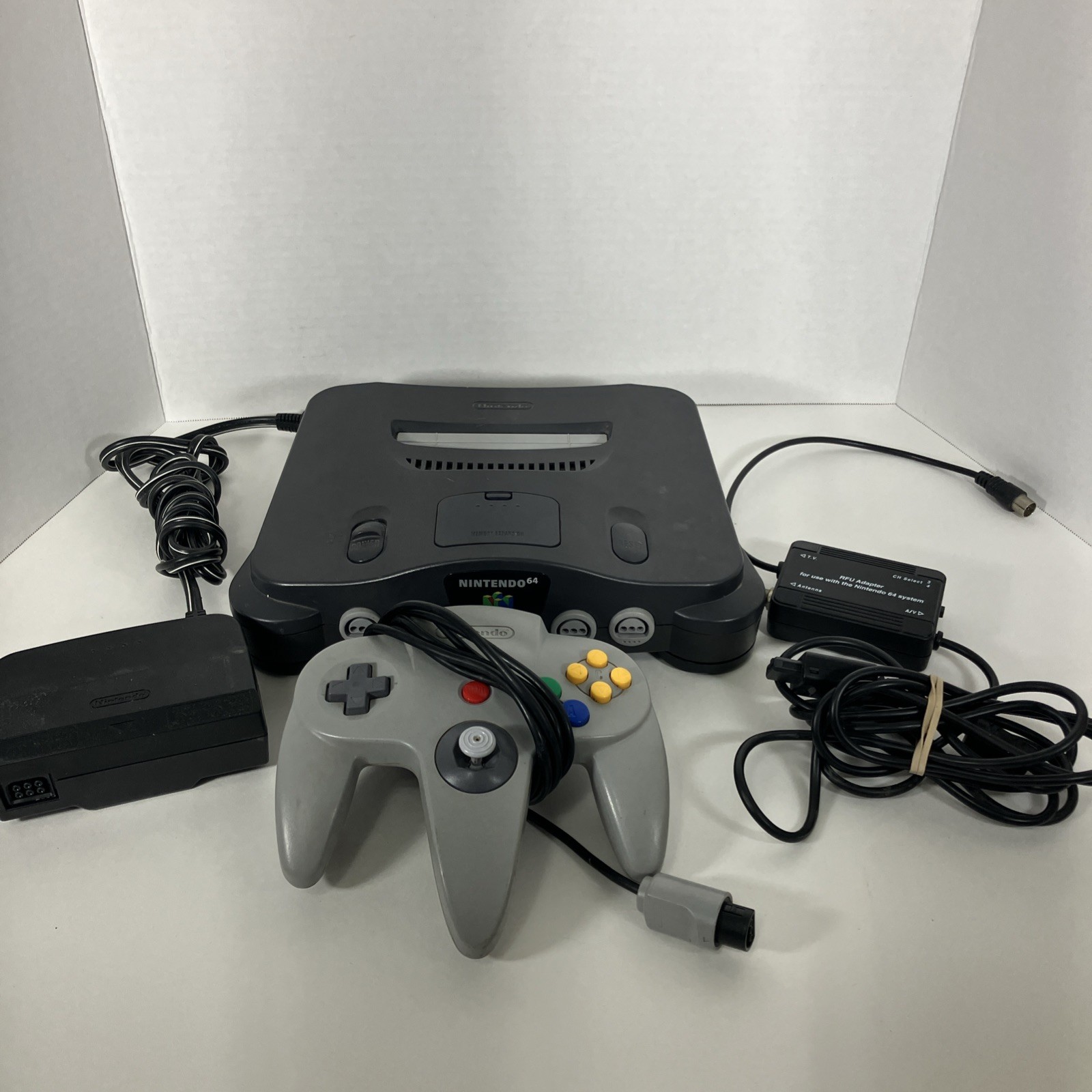 Nintendo 64 Black Console NUS-001 Controller, power, TESTED (small crack)