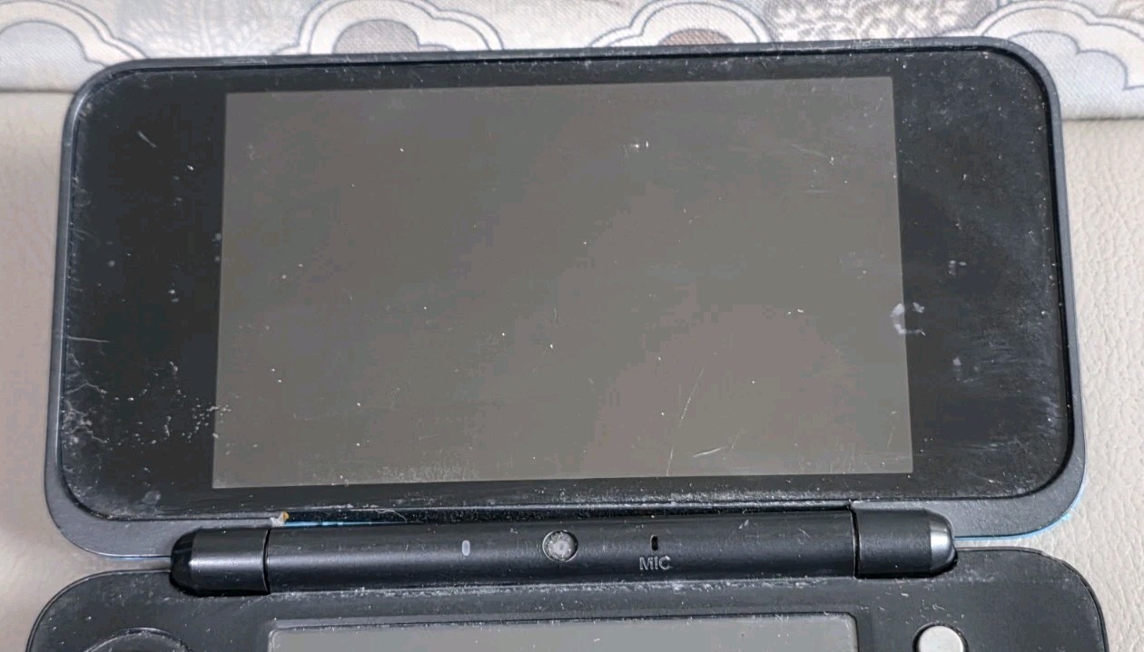 Nintendo New 2DS XL Console Blue/Black – NOT WORKING – Parts or Repair