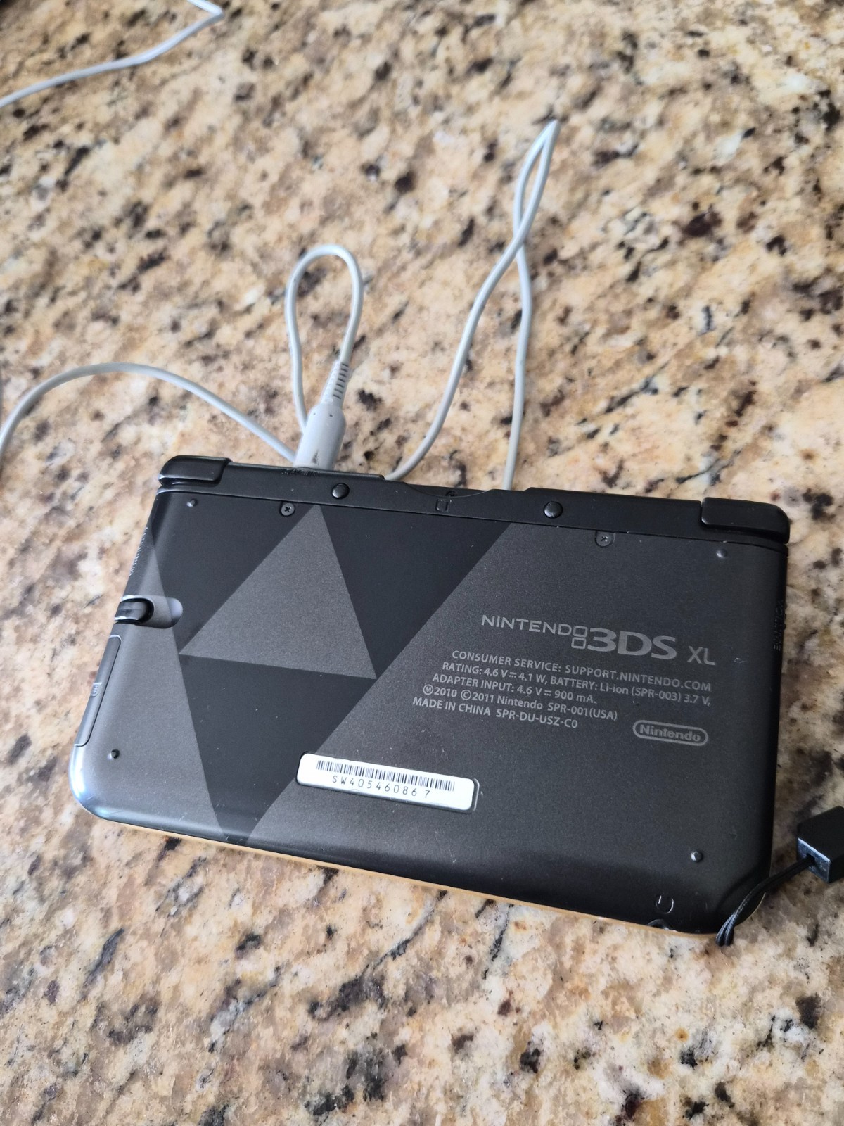 Nintendo 3DS XL Zelda A Link Between Worlds Limited Edition w/Case + Charger OEM