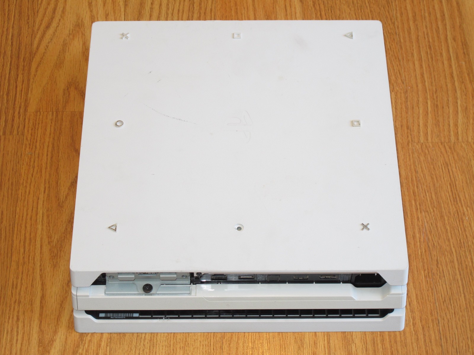Sony PlayStation 4 Pro PS4 1TB White Console (Parts/Repair) Powers On/Safe Mode