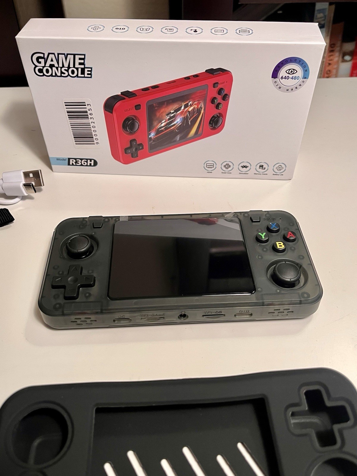 New R36H Handheld Game Console 3.5-Inch IPS Screen Linux RK3326 Quad-Core New