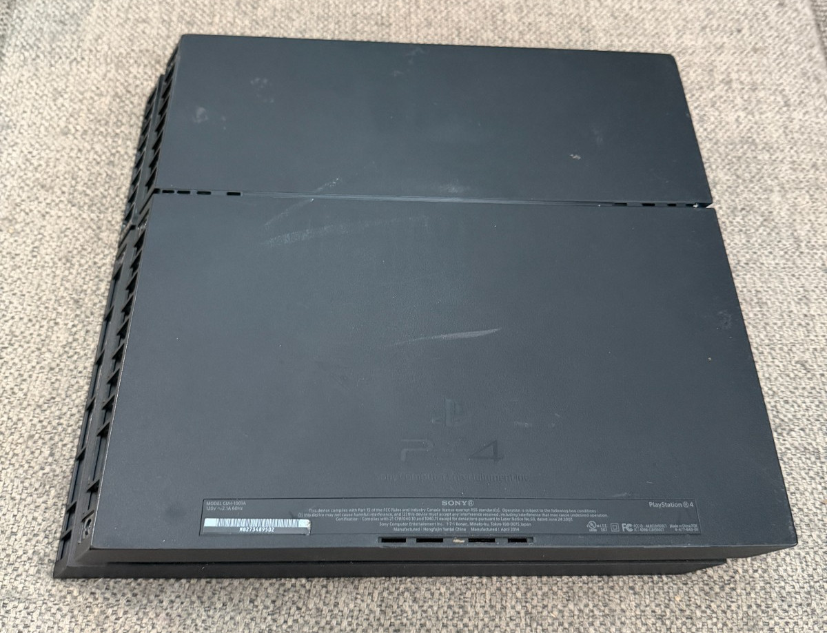 Sony PS4 PlayStation 4 500GB CUH-1001A Launch Model Bundle Controller Tested