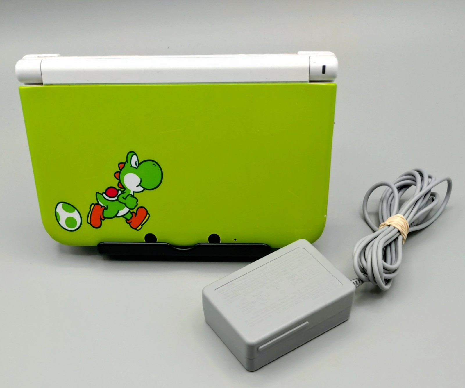 Nintendo 3DS XL Yoshi Special Edition Handheld (small hinge crack)