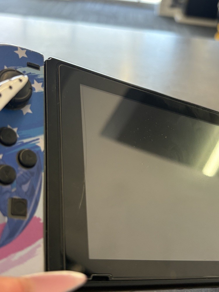NINTENDO HAC-001(-01)  SWITCH W GRAY JOY CONS CAPTIN AMERICA THEME STICKER