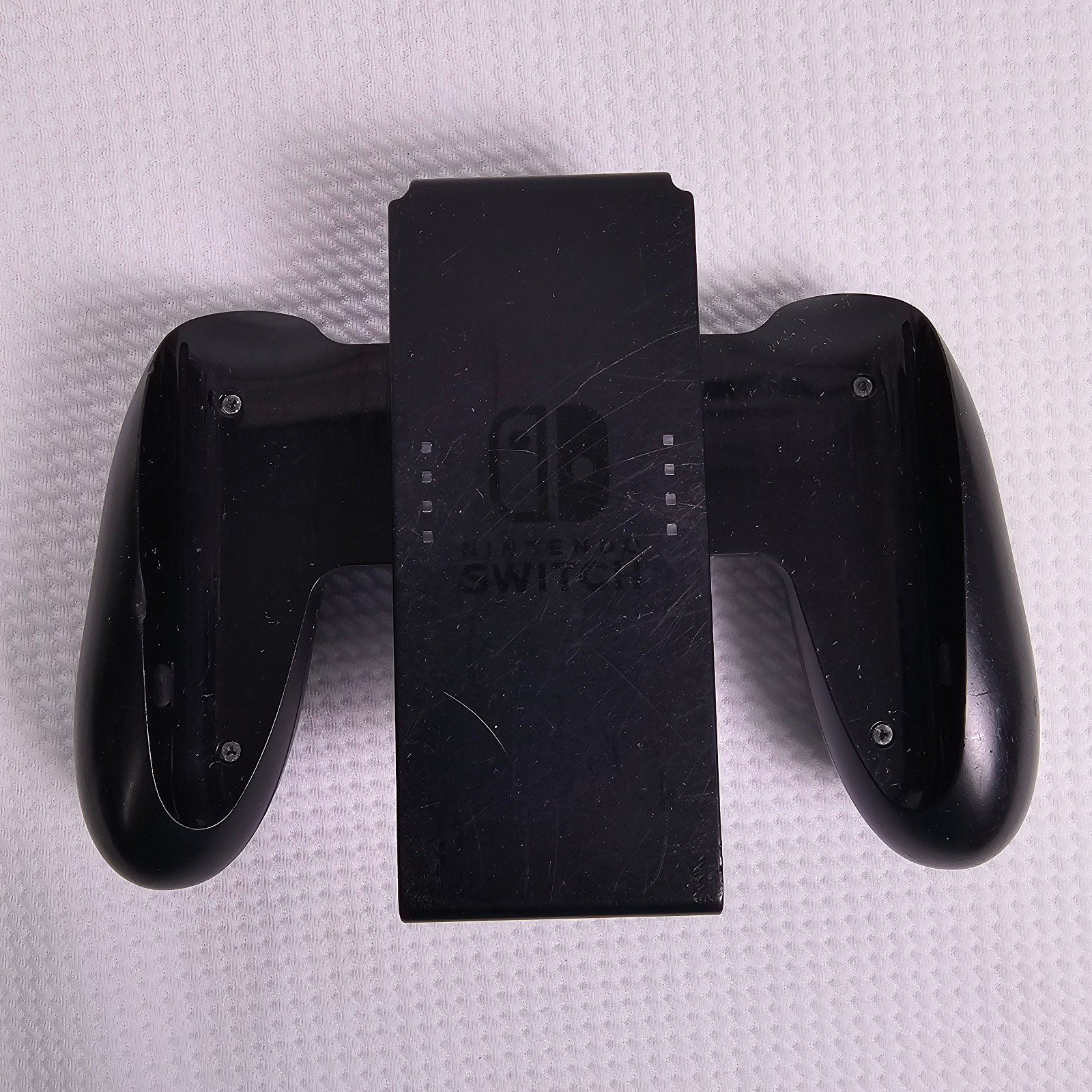 Nintendo Switch Console w/ Dock & Neon Red/Blue Joy-Con, 32GB Wi-Fi 1080p READ