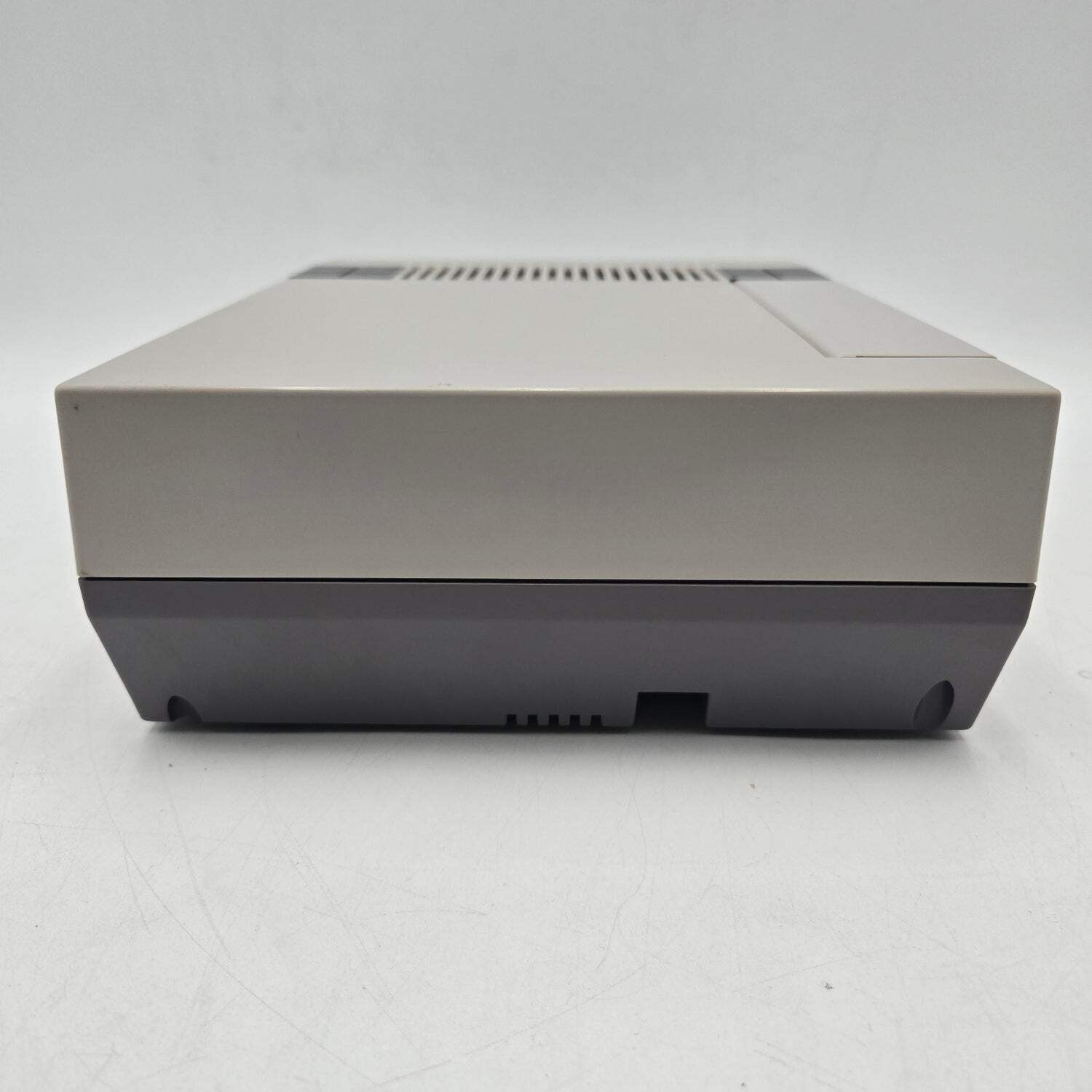 Nintendo Entertainment System NES Video Game Console NES-001 Gray