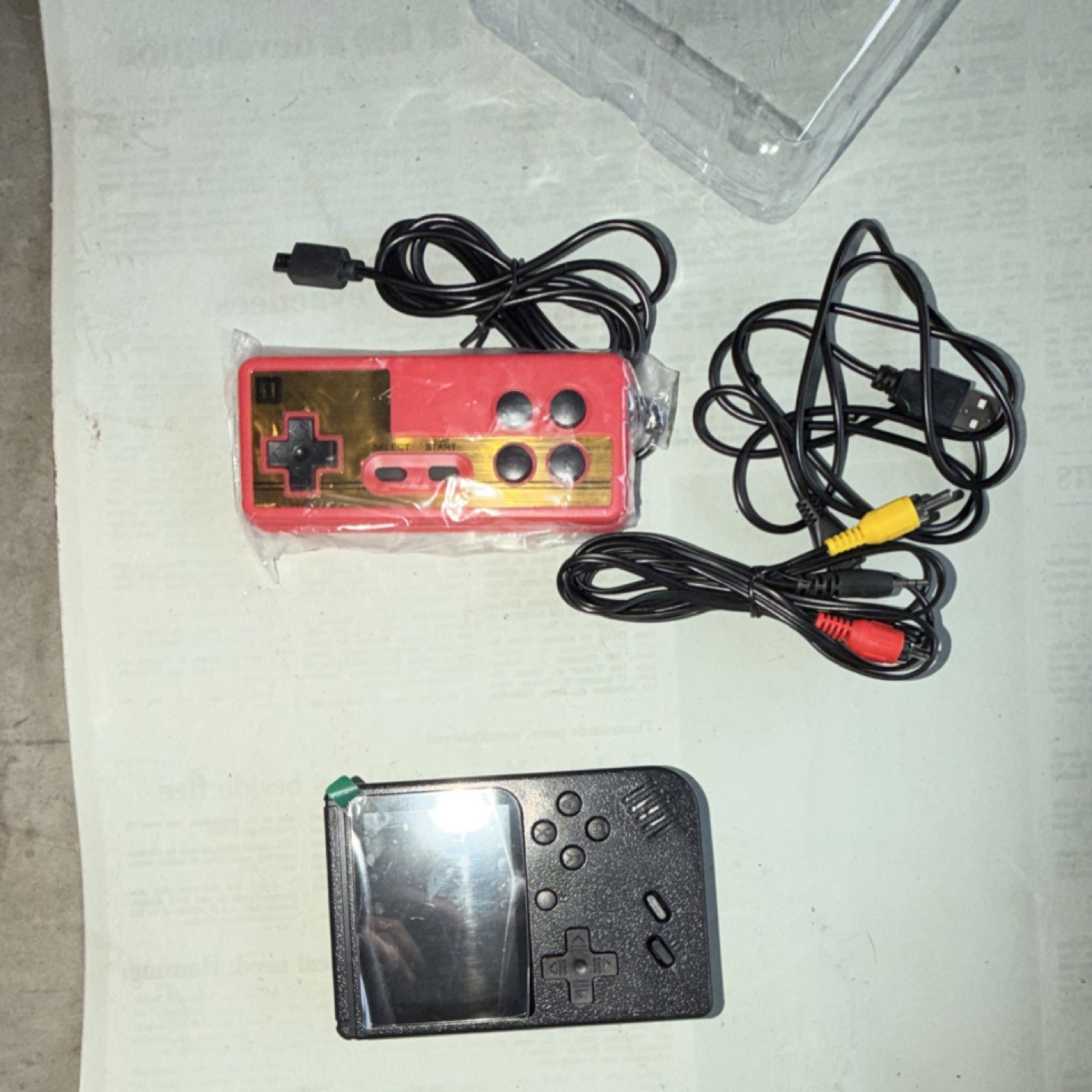 RETRO Station Pocket System 500IN1 Black Red Gold USB-A RCA Handheld Console