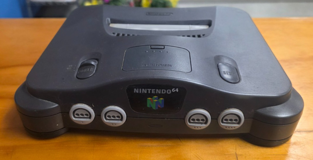 Nintendo 64 Console, Gray, FOR PARTS, TURNS ON BUT WILL NOT READ!