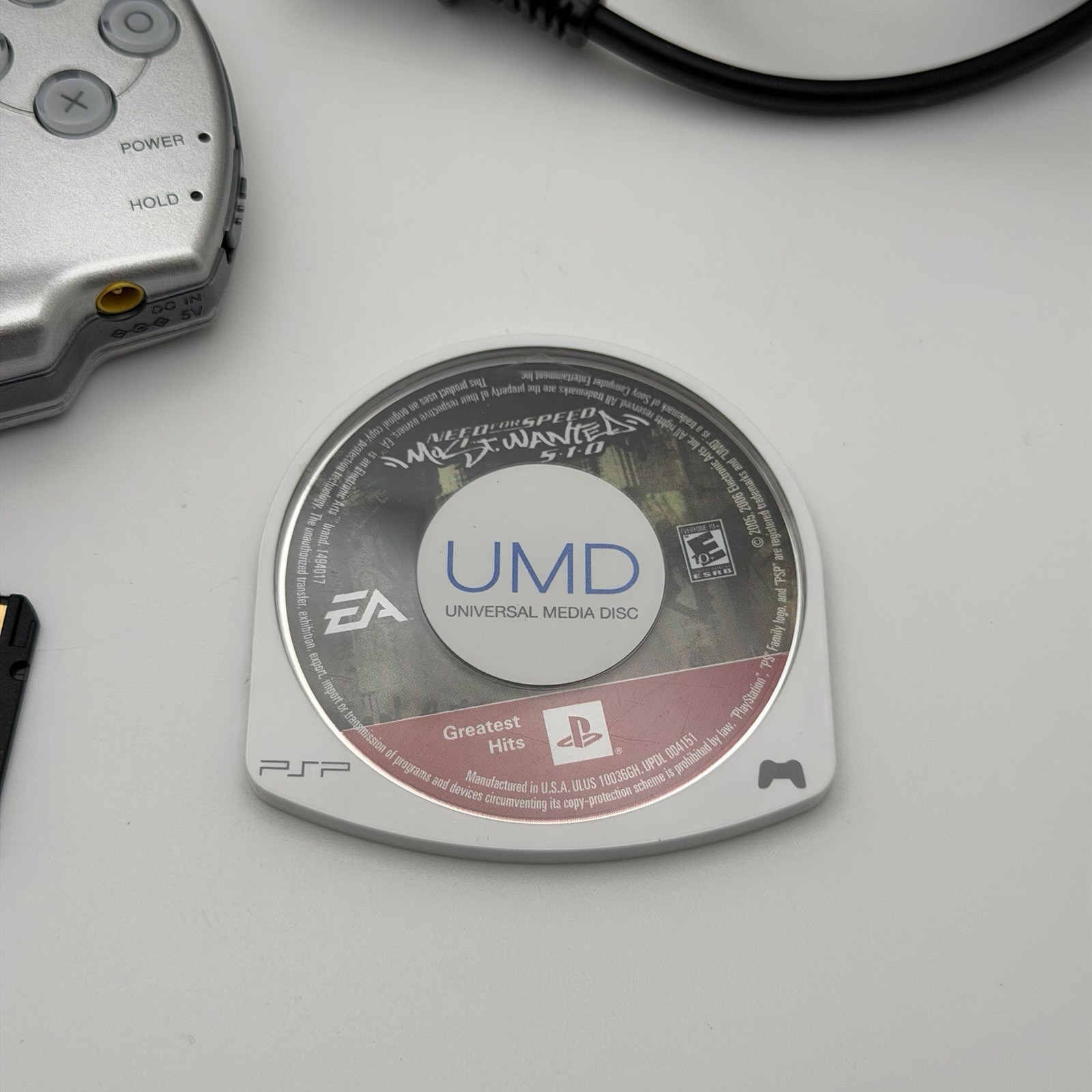 Sony PlayStation Portable Silver PSP-2001 w/ Memory Card and Game [TESTED/WORKS]