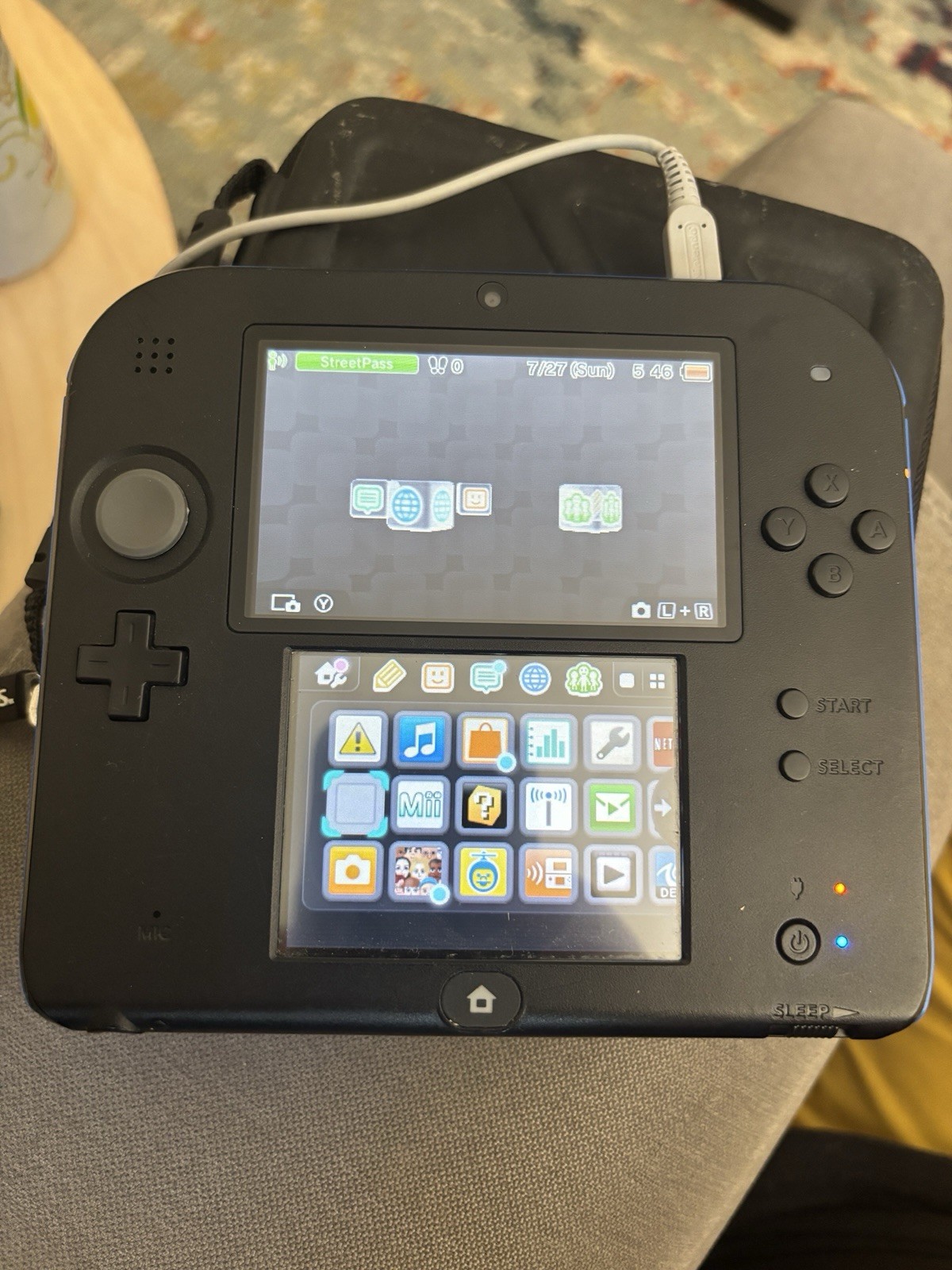 Nintendo 2DS Handheld System — Black/Blue — Tested & Working