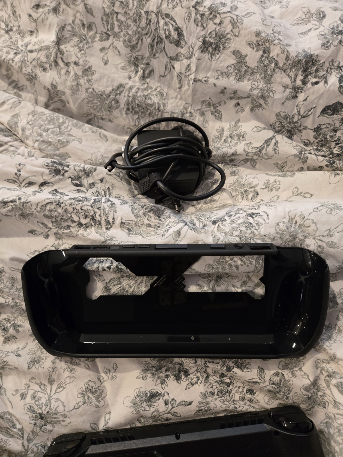 ASUS ROG Ally X 7″ 120Hz FHD 1080p 1TB Handheld + Case and 1.5TB MicroSD card