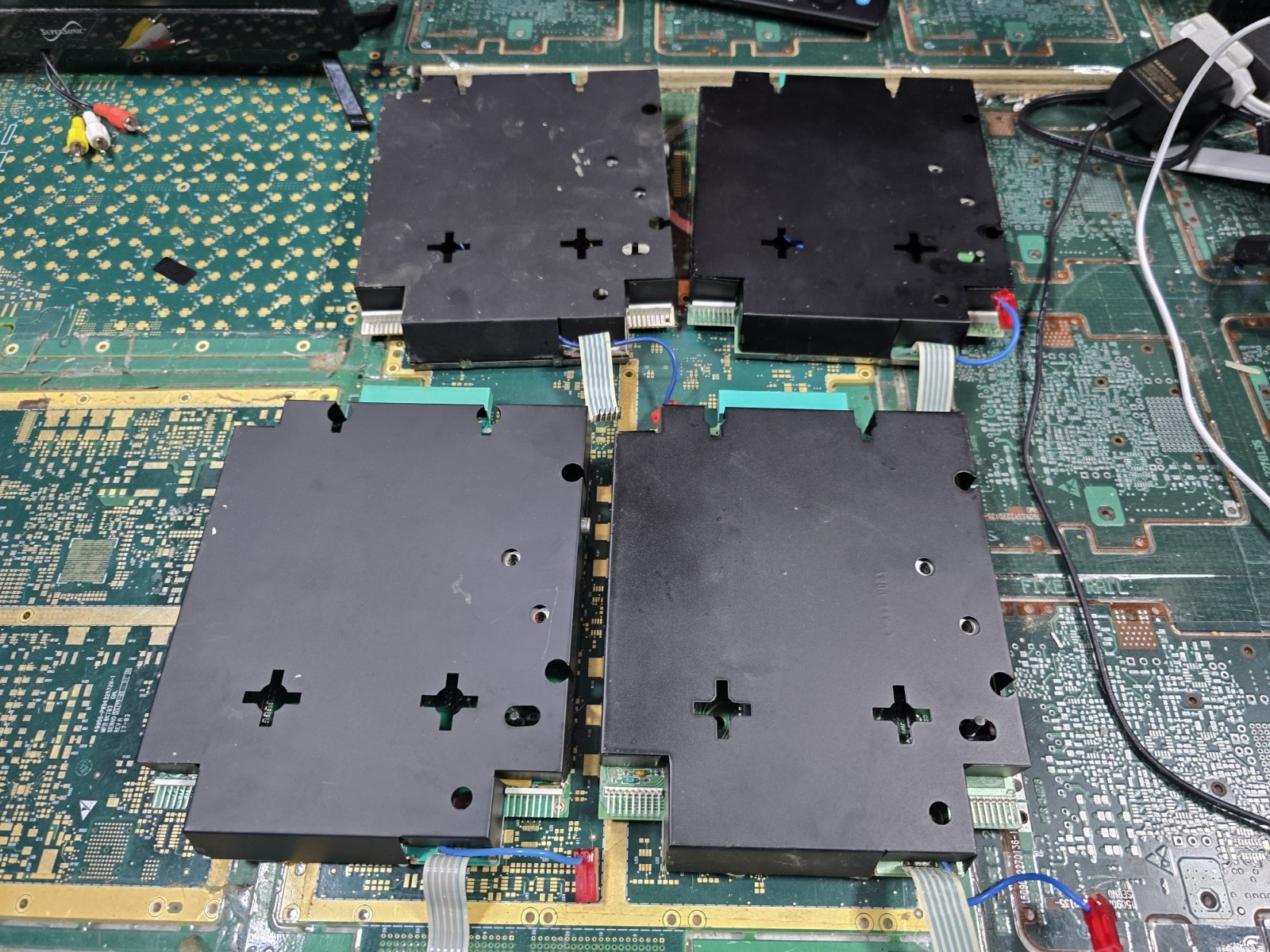 Mattel Intellivision EXACT DEFECTIVE DONOR MB x 4-3-NO VIDEO & 1-BLK/WHT-PARTS