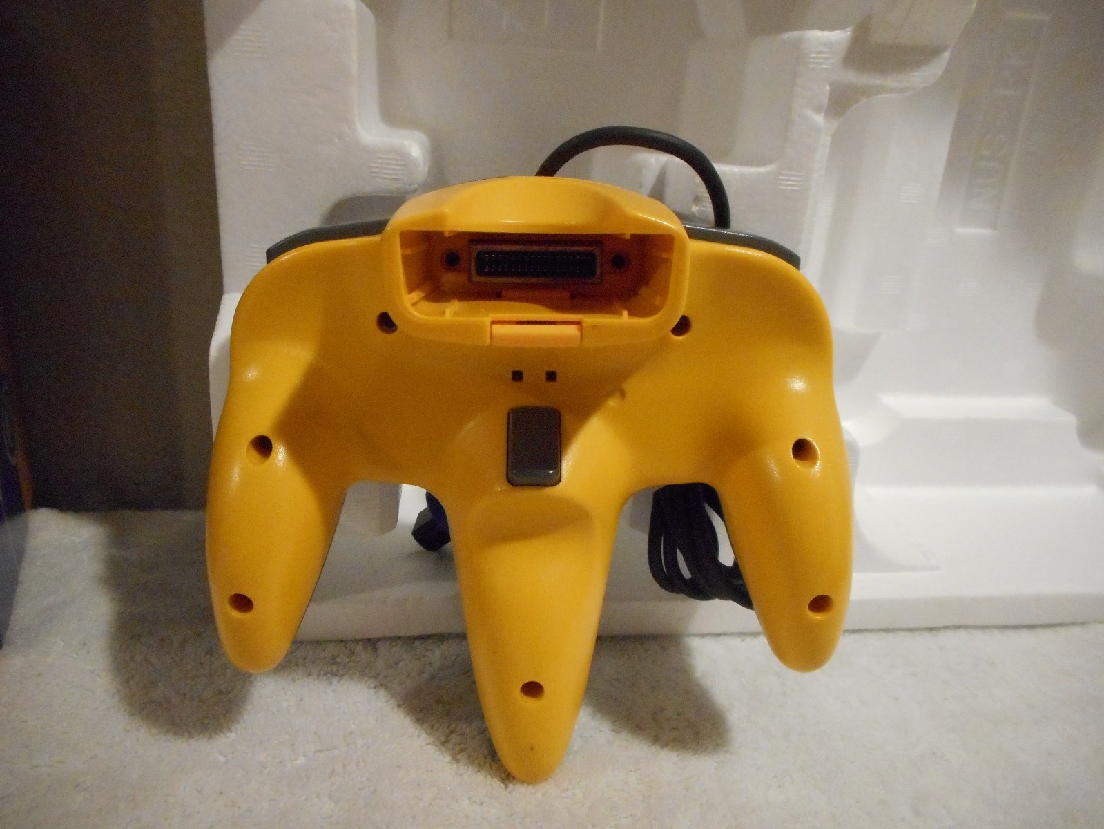 Nintendo 64 Pokémon Pikachu Edition Console – With Box and Foam – (NUS-101)