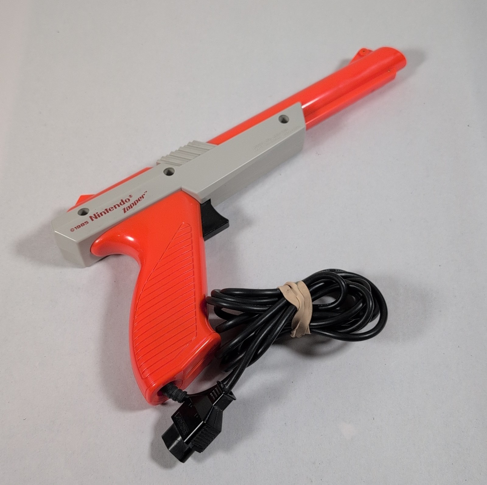 Nintendo NES-001 Console W/ Mario Duck Hunt Controller Light Gun Tested Working