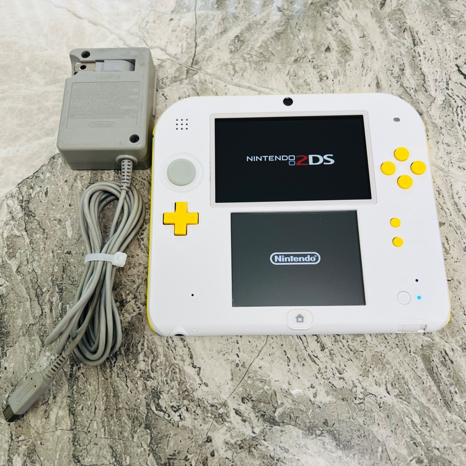 Nintendo 2DS Super Mario Pack White Limited Edition Console Charger Tested