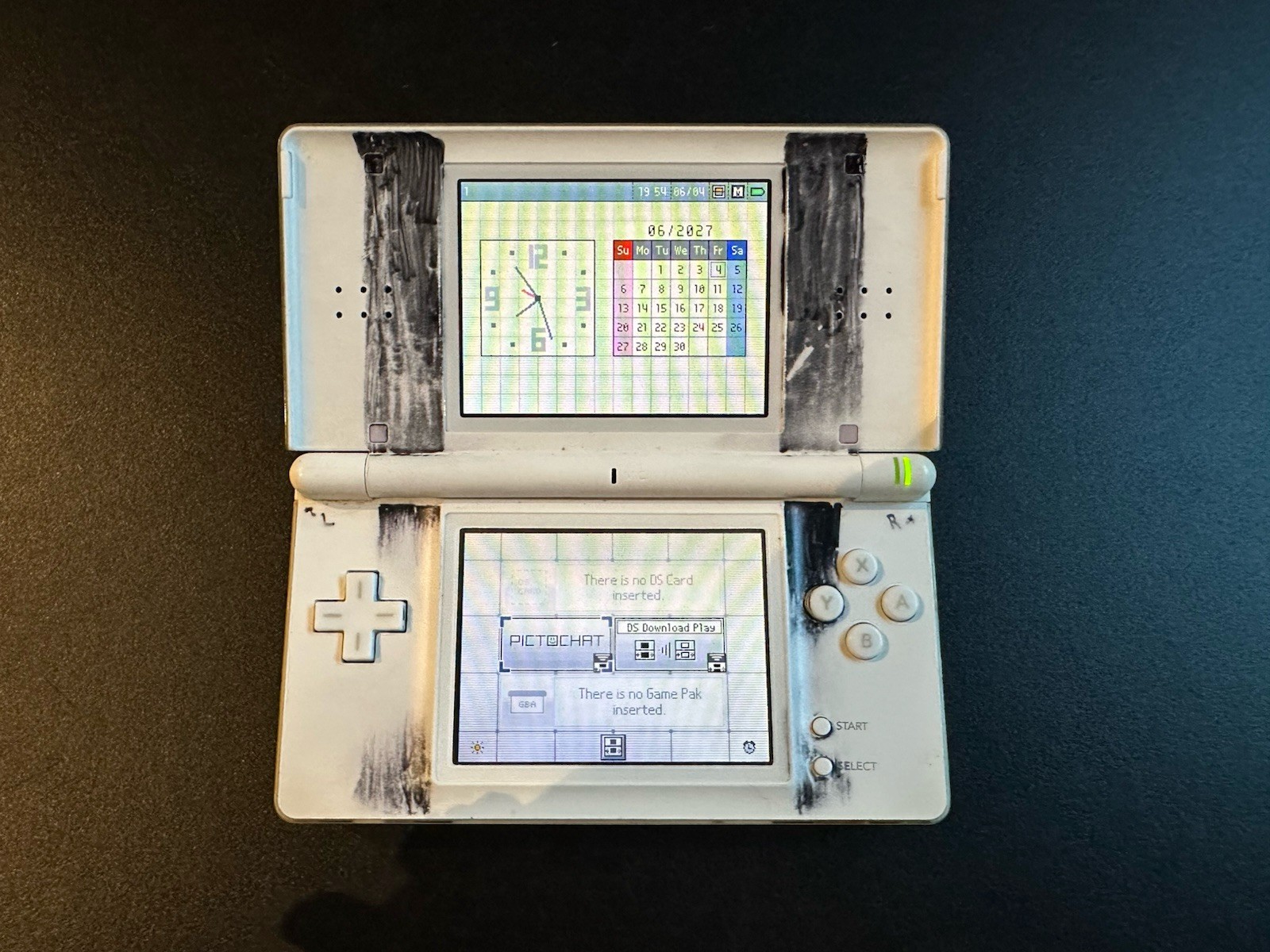 Nintendo DS Lite Polar White Handheld TESTED & WORKING w/ Charger & Stylus