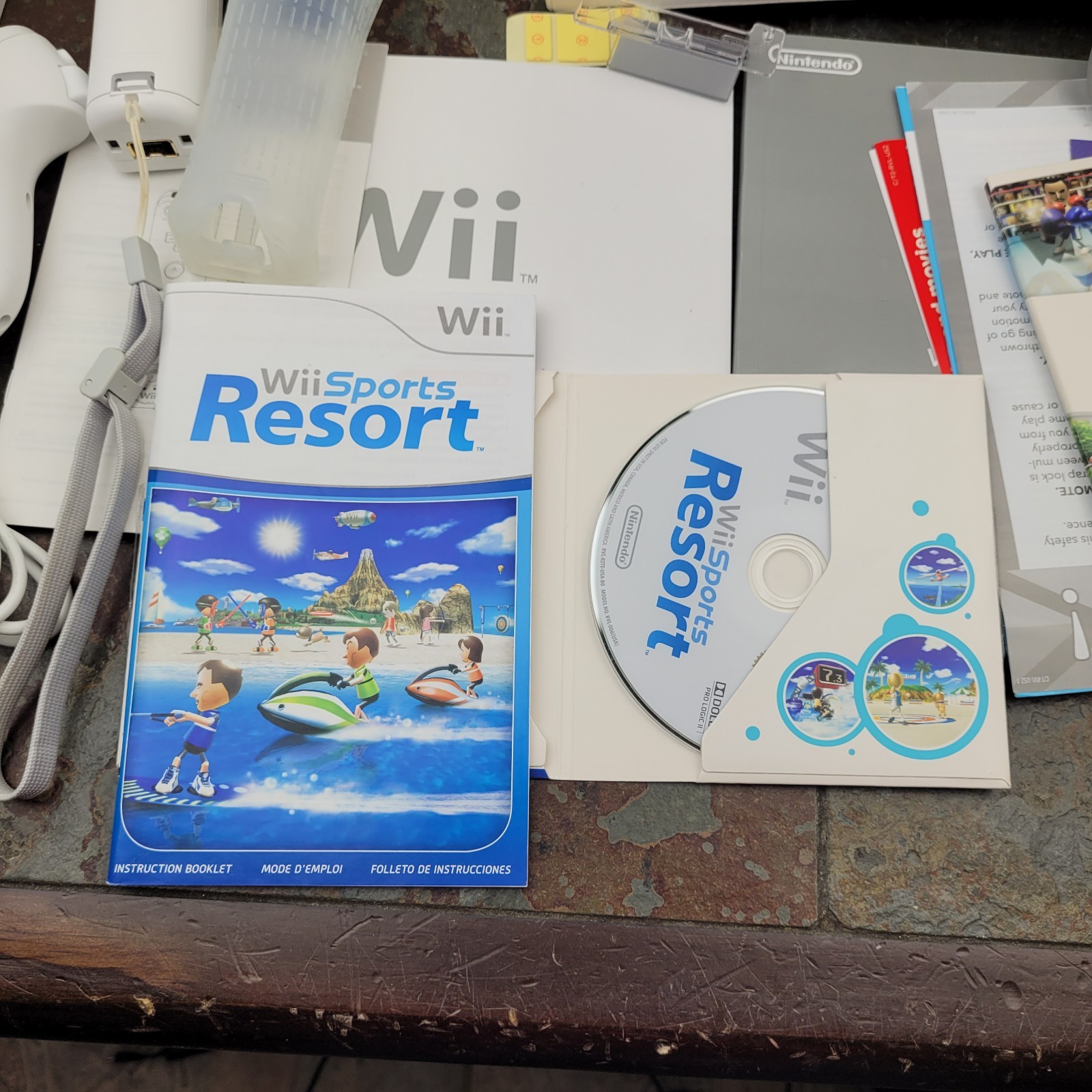Nintendo Wii Sports / Wii Sports Resort White Console In Box