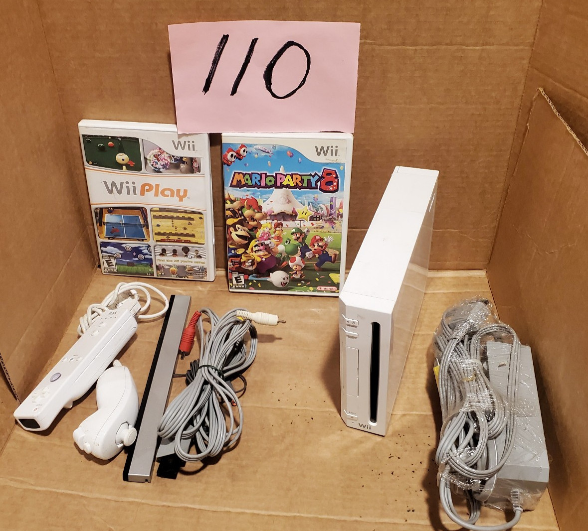 white Nintendo Wii Console Bundle #RVL-001 + mario Party 8 Game Tested