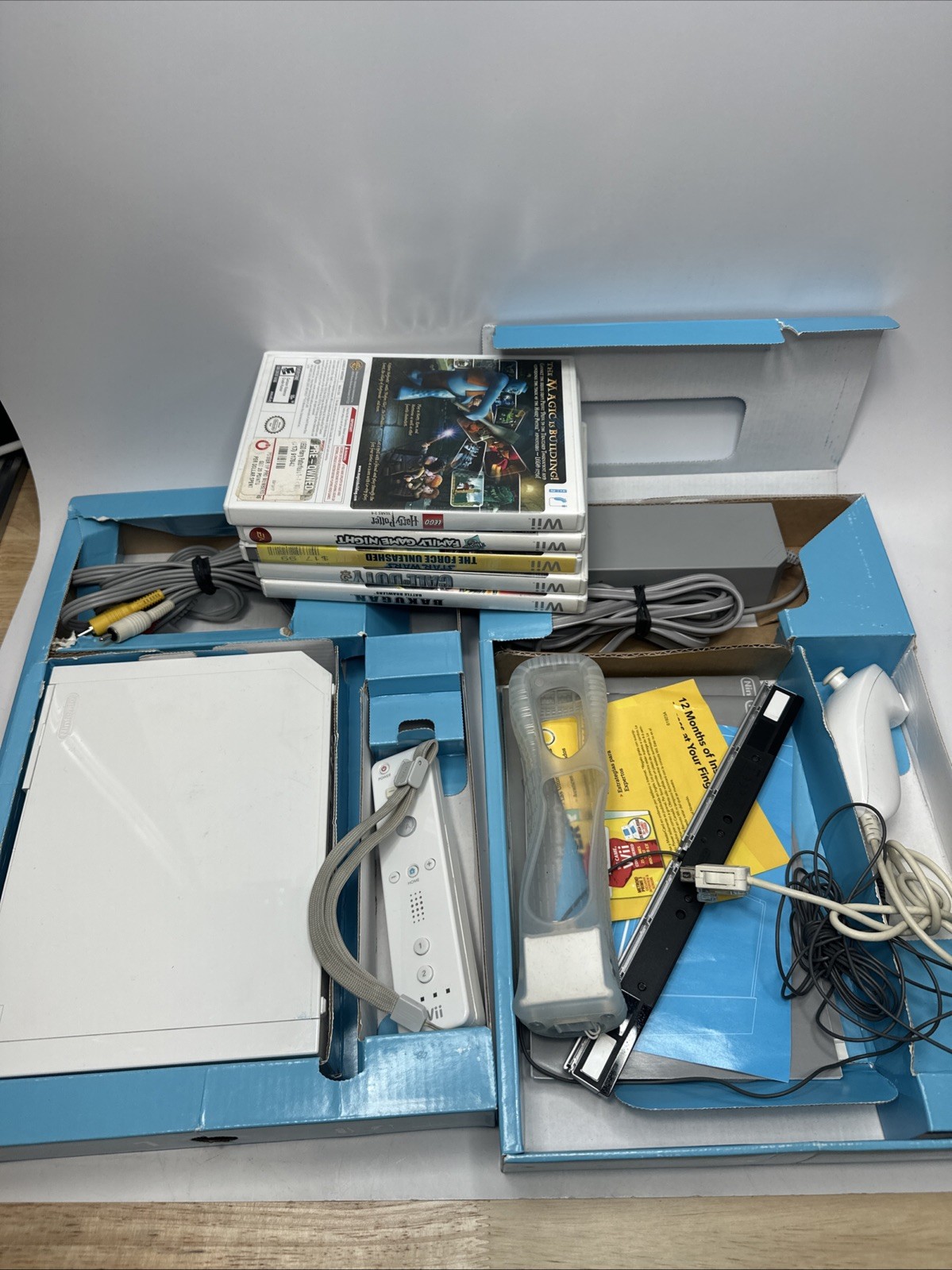 Nintendo Wii Console With Box and Games Wii Bundle – White Tested